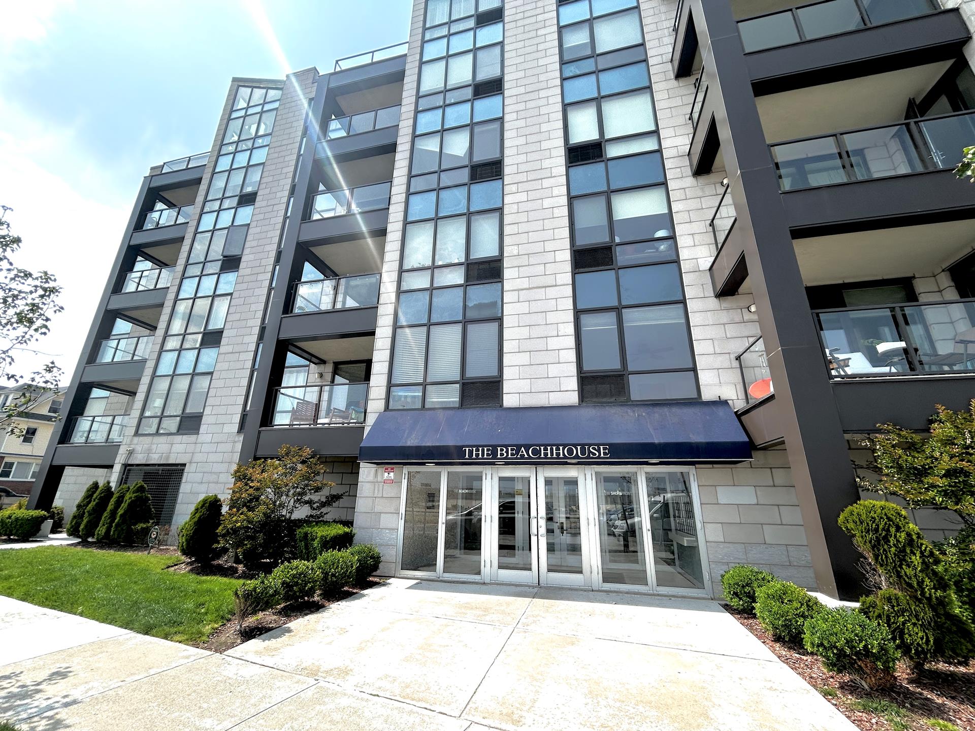 91-16 SHORE FRONT Parkway 5E