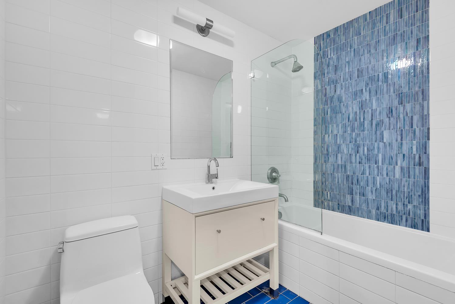 91-16 SHORE FRONT Parkway 5E