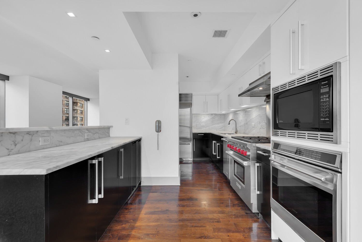 300 E 79TH Street 11B