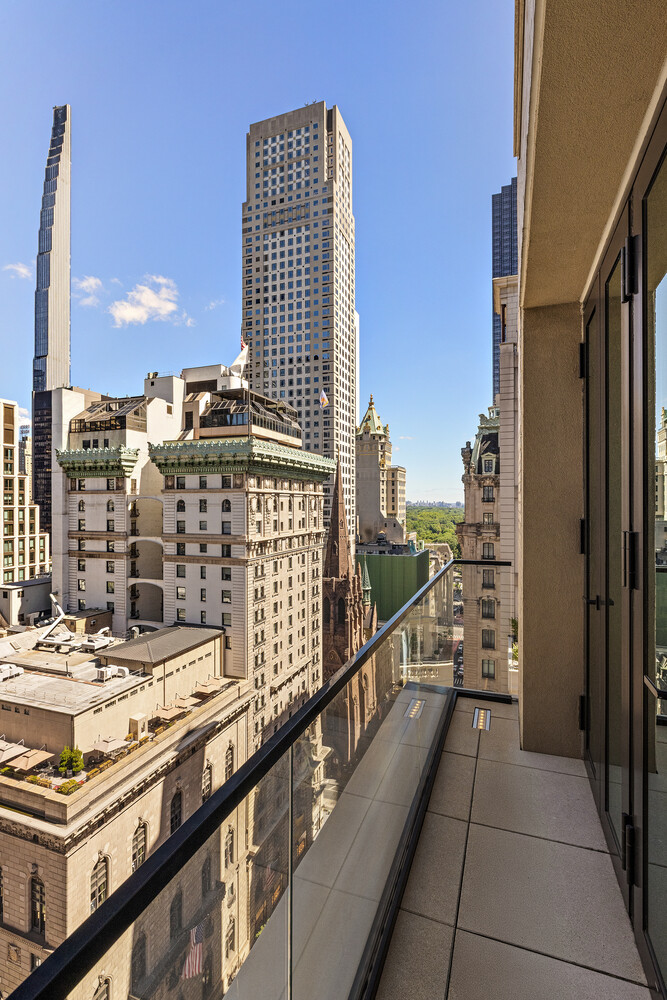 685 5TH Avenue 18D