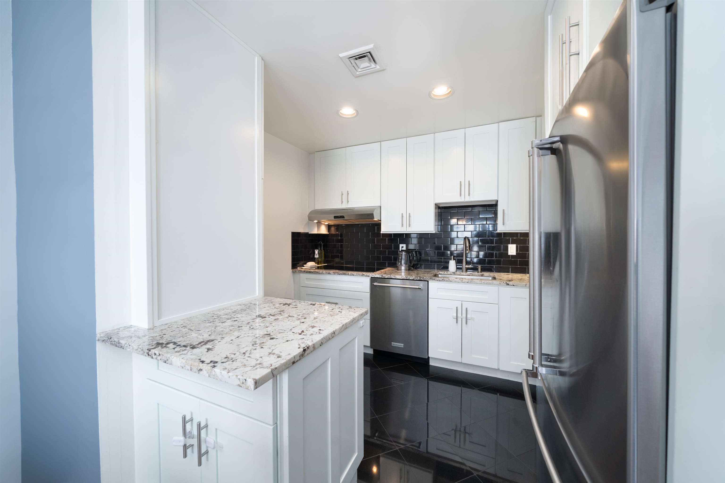 202 SHEARWATER CT WEST Unit: 53