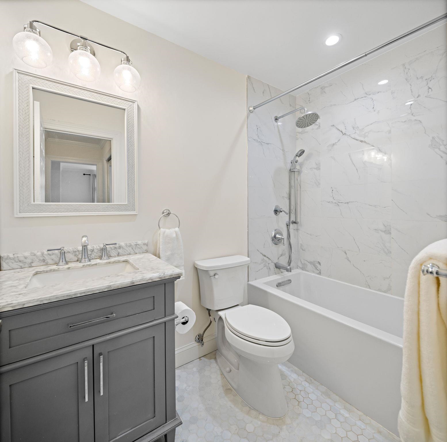 207 SHEARWATER CT WEST Unit: 46