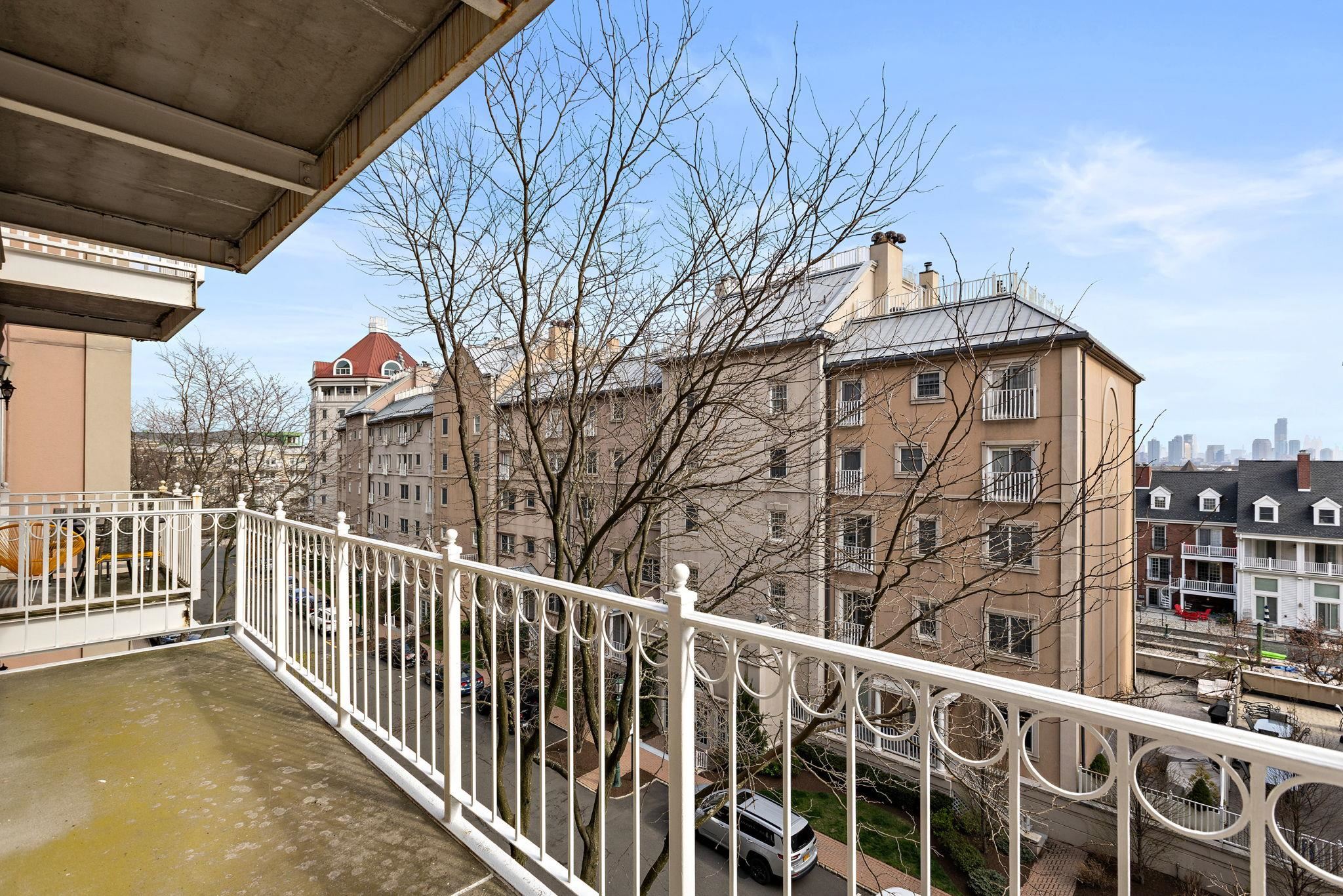 207 SHEARWATER CT WEST Unit: 46