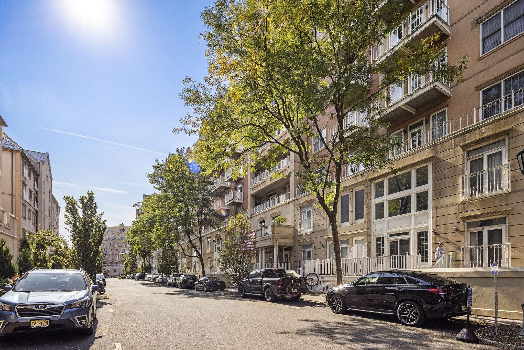 207 SHEARWATER CT WEST Unit: 46