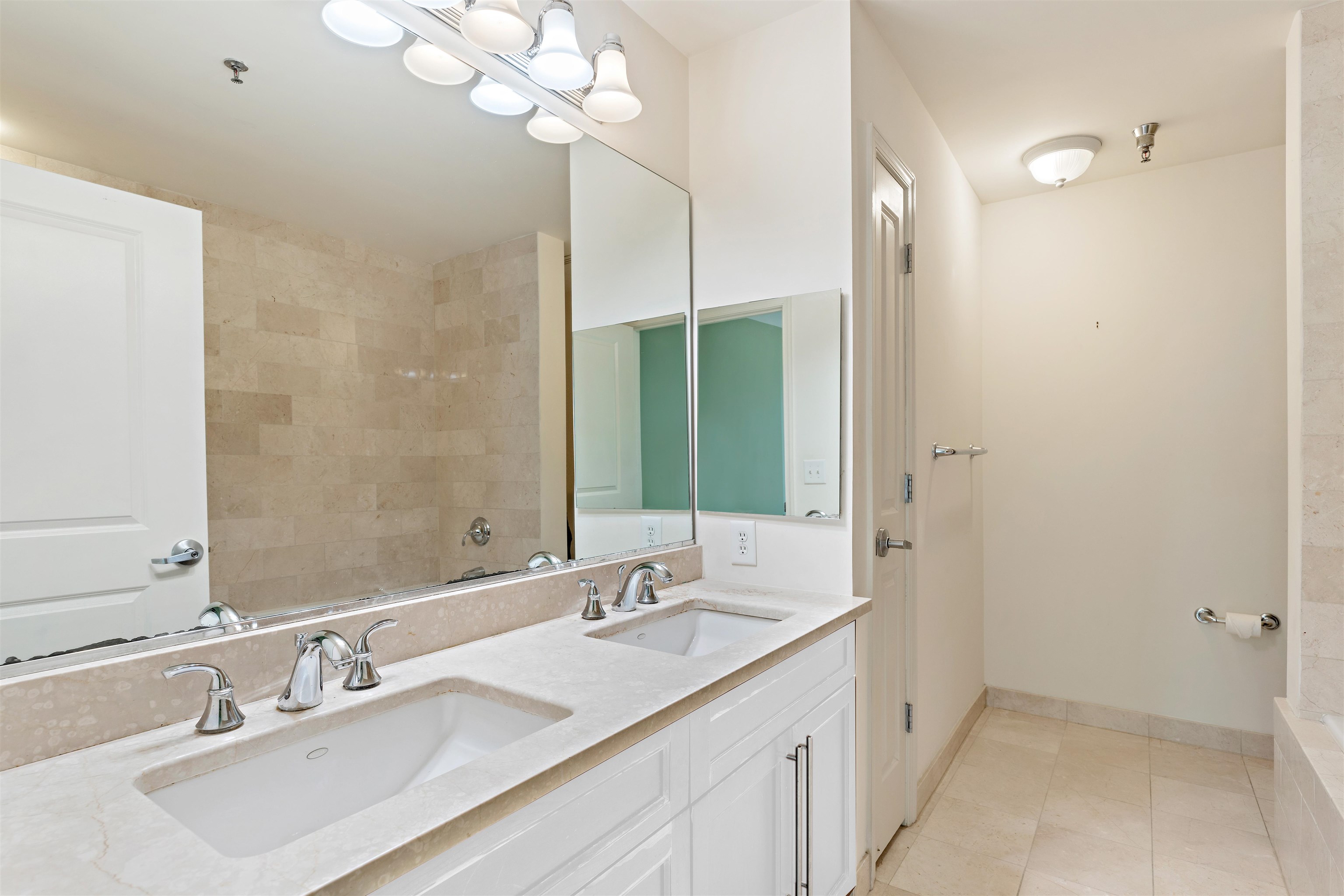 15 ENTERPRISE CT Unit: 211