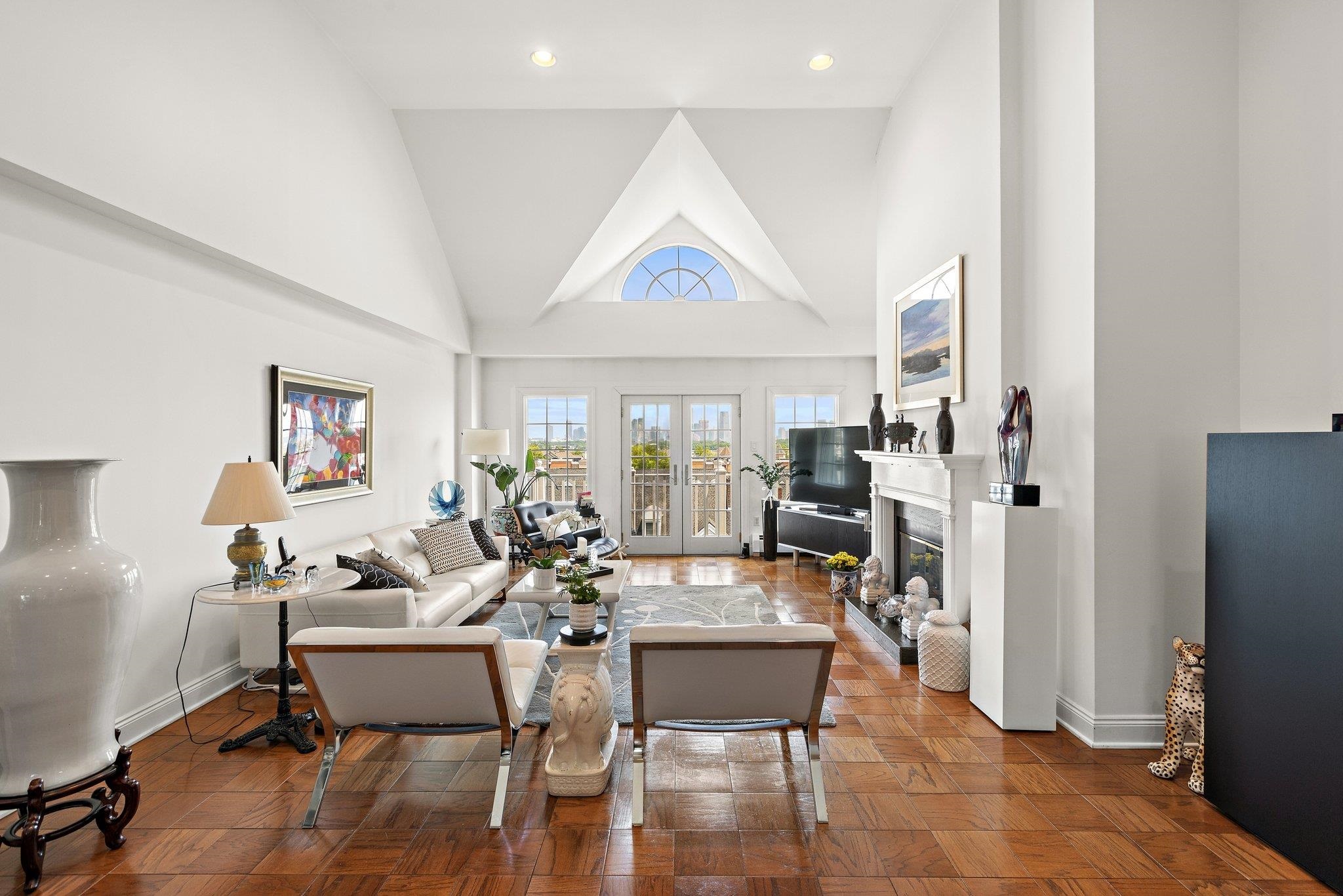 202 SHEARWATER CT WEST Unit: PH-51