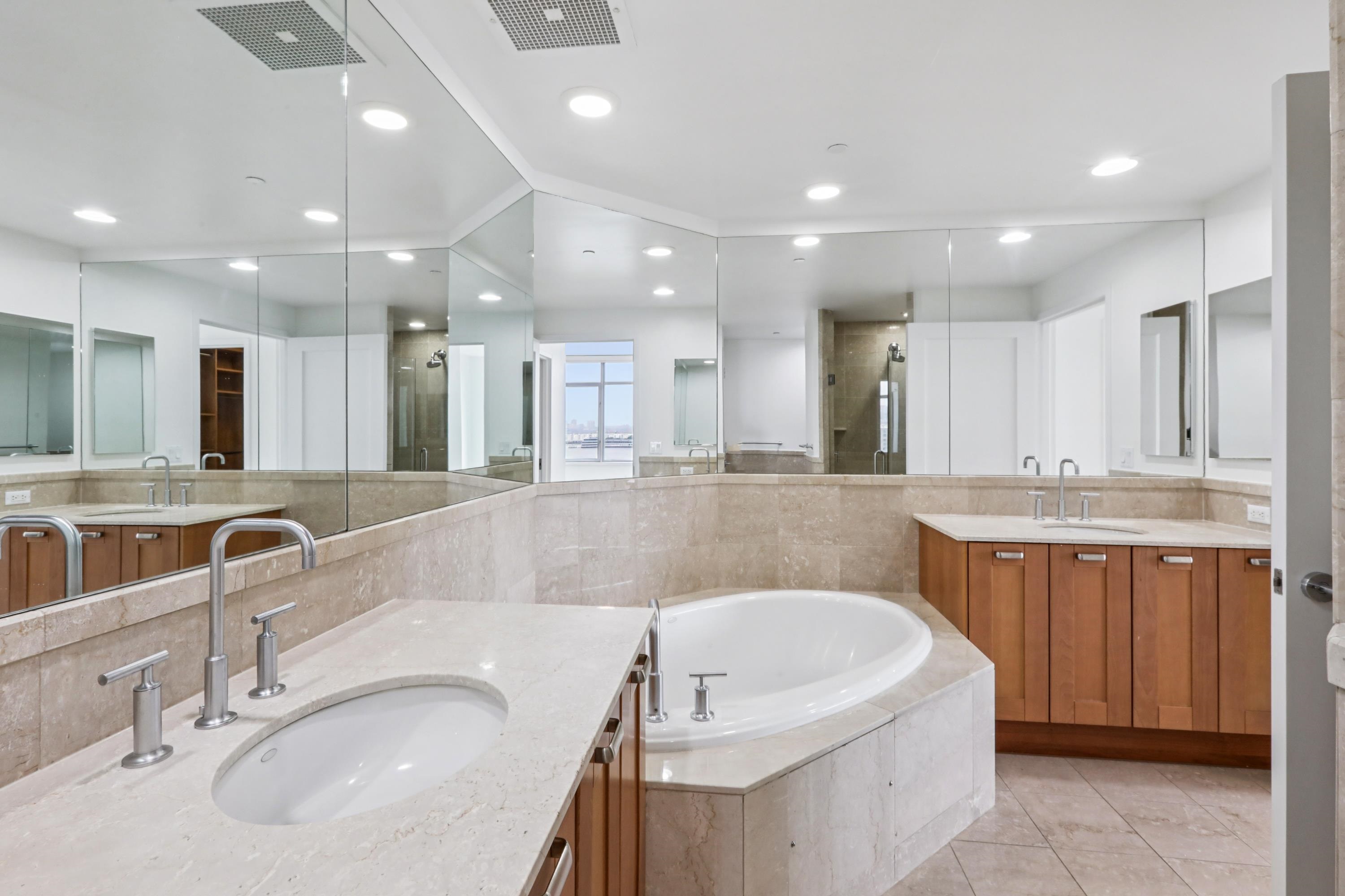 8100 RIVER RD Unit: 613