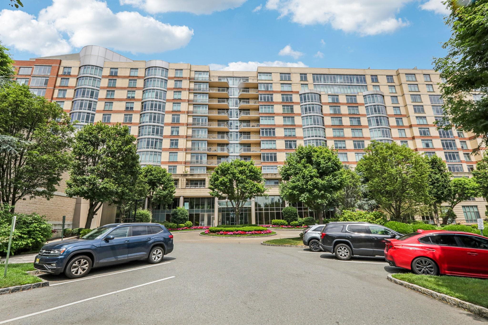 8100 RIVER RD Unit: 613