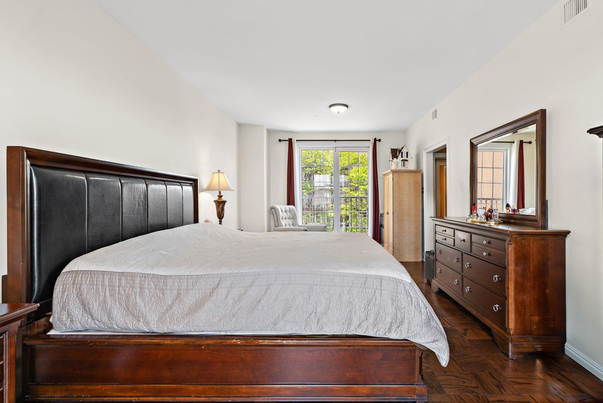 205 SHEARWATER CT WEST Unit: 32