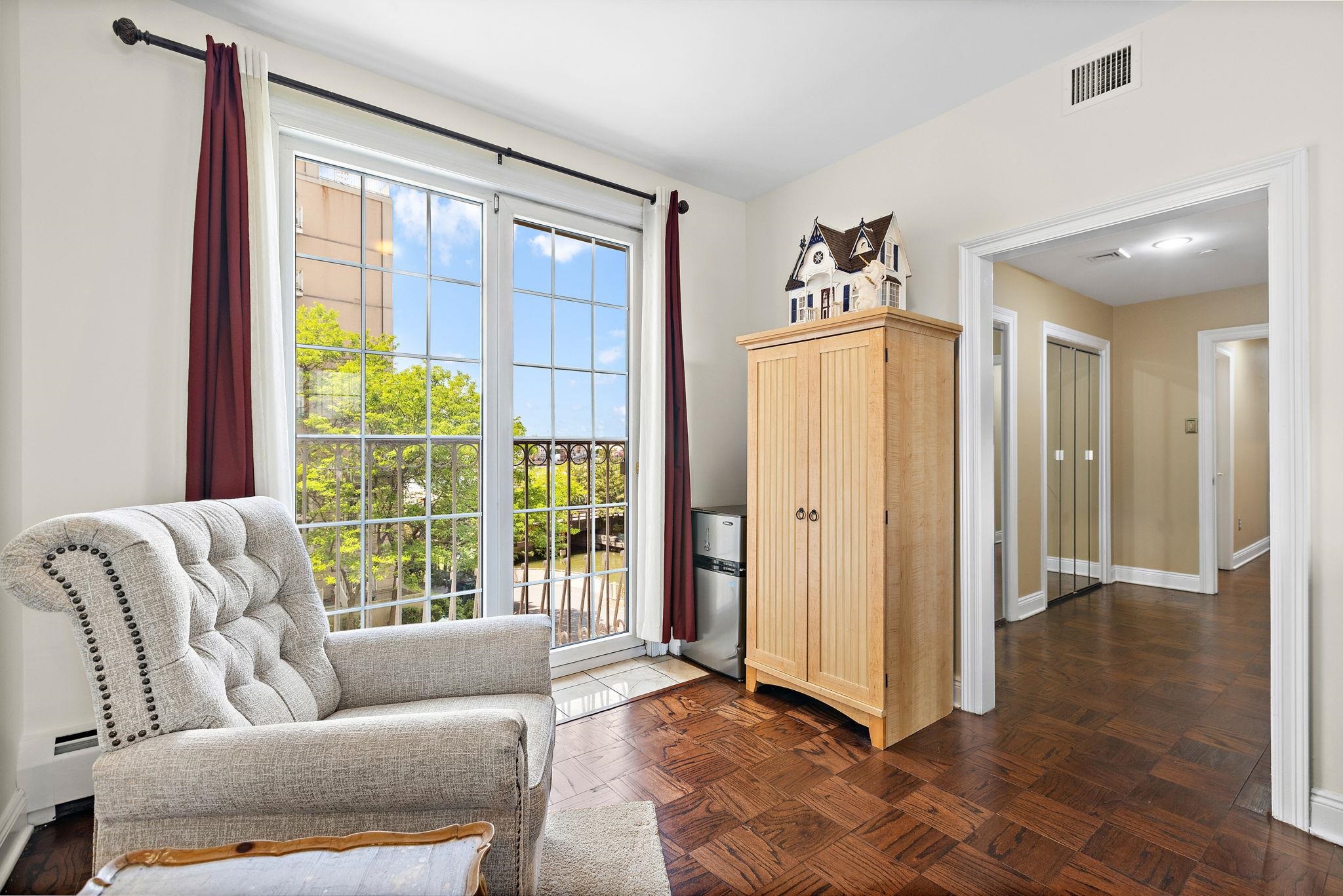 205 SHEARWATER CT WEST Unit: 32