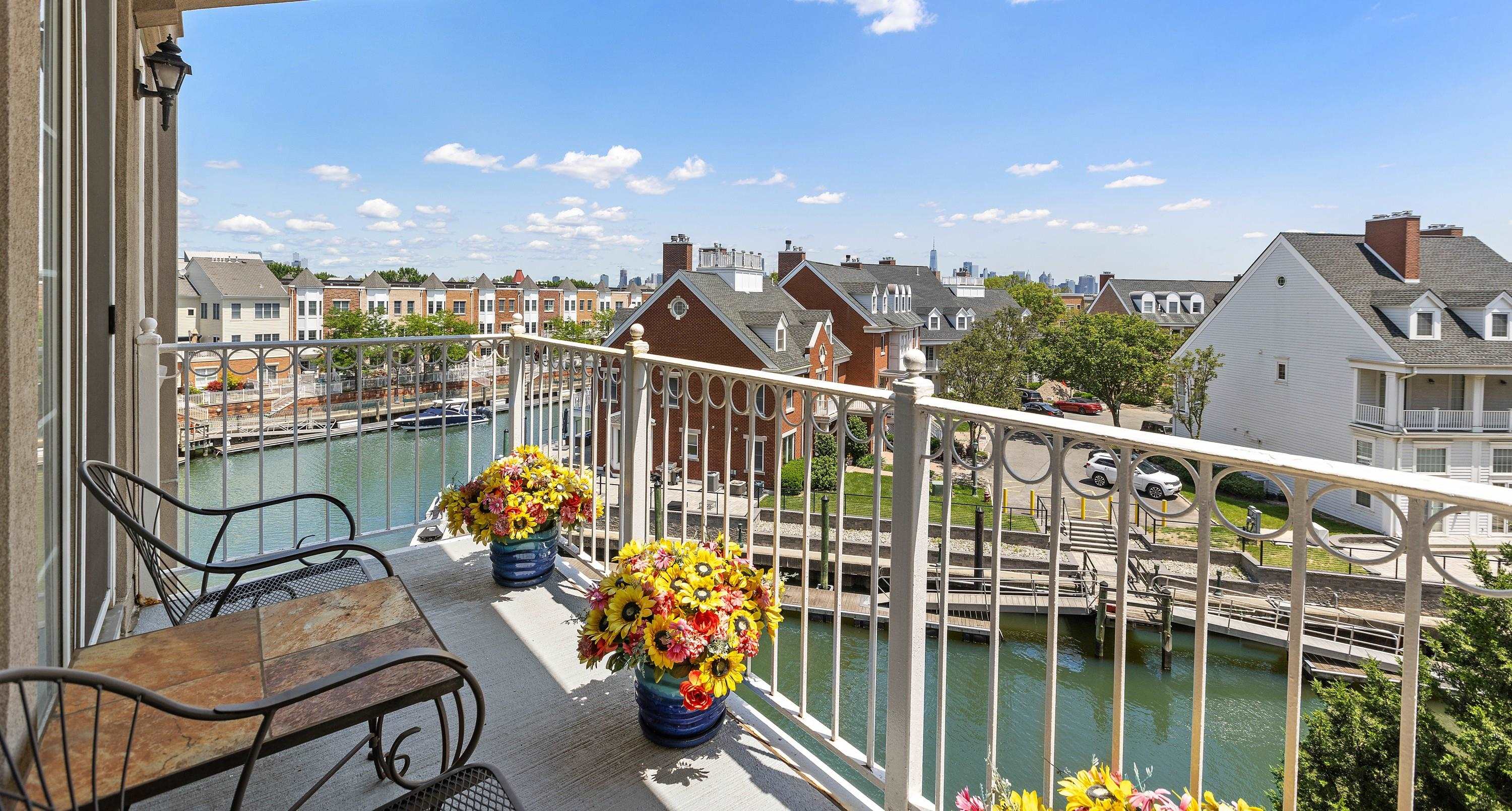 205 SHEARWATER CT WEST Unit: 32