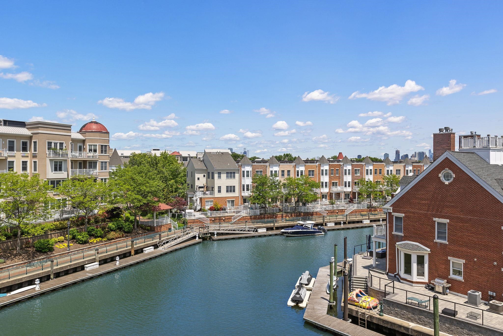 205 SHEARWATER CT WEST Unit: 32