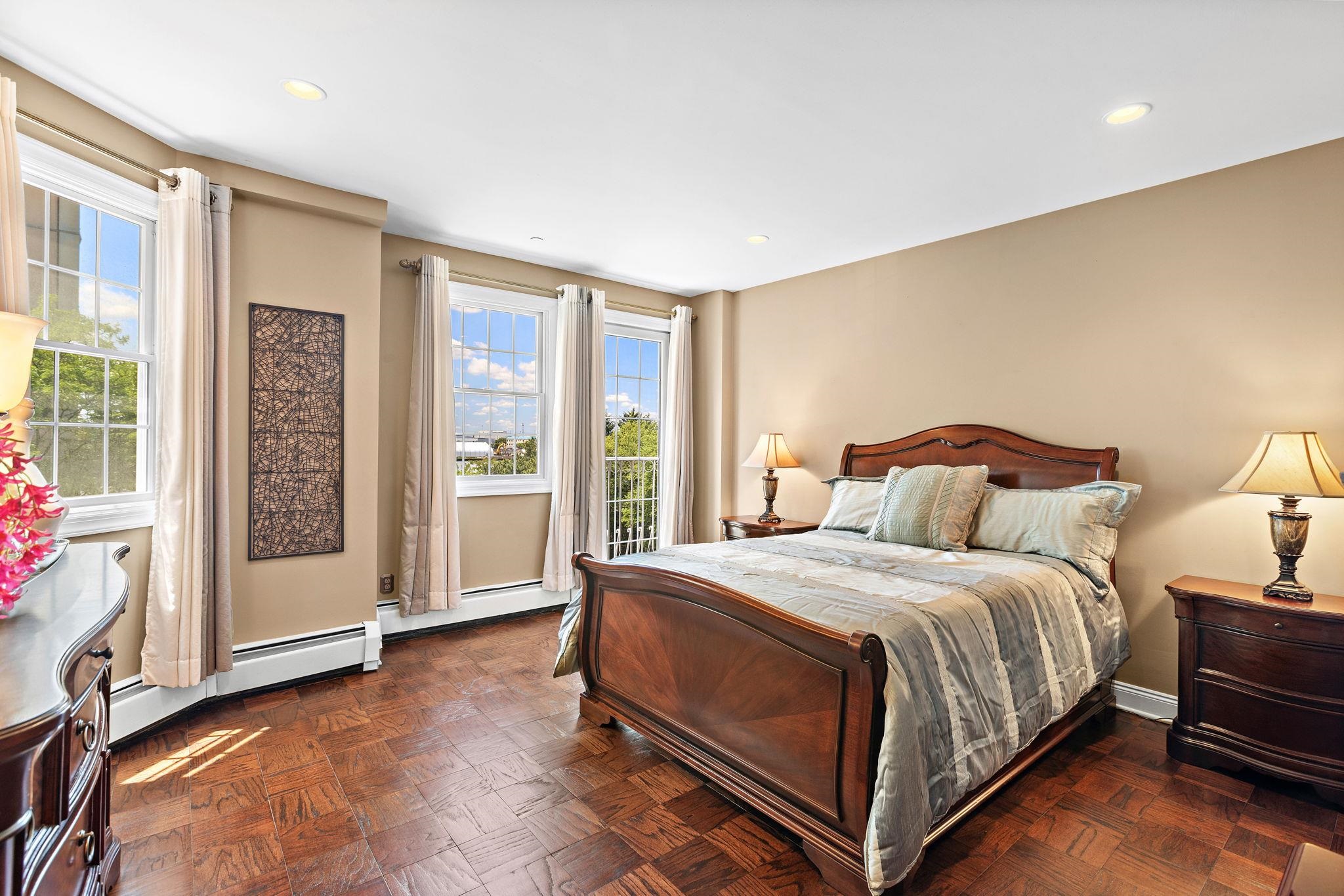 205 SHEARWATER CT WEST Unit: 32