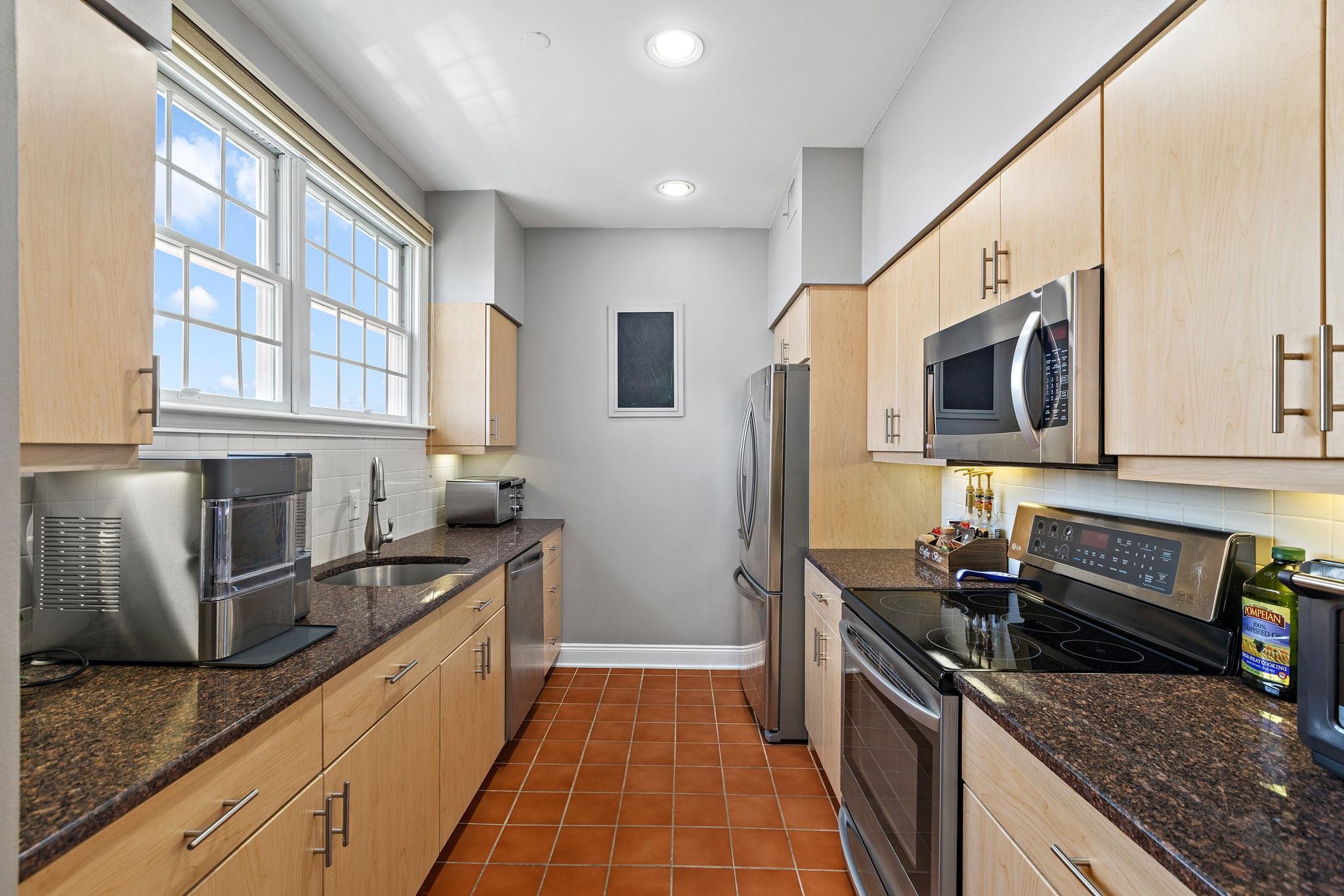 205 SHEARWATER CT WEST Unit: 32