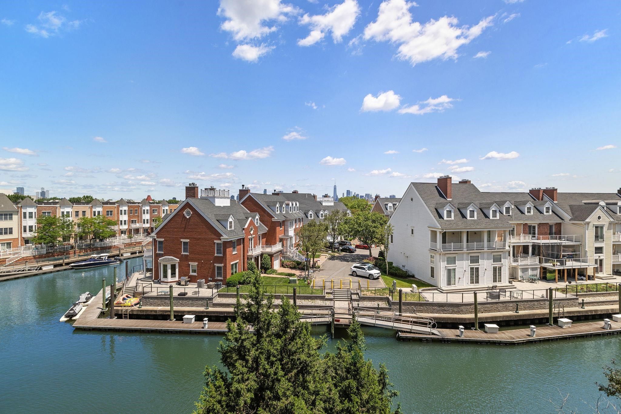 205 SHEARWATER CT WEST Unit: 32