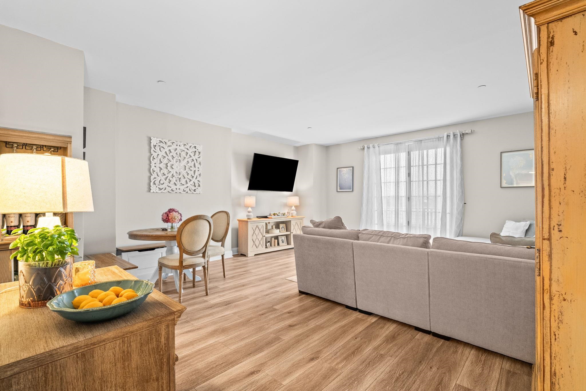 100 SHEARWATER CT EAST Unit: 31