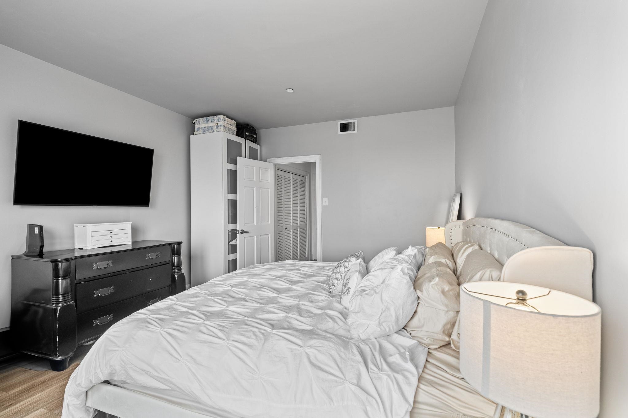 100 SHEARWATER CT EAST Unit: 31