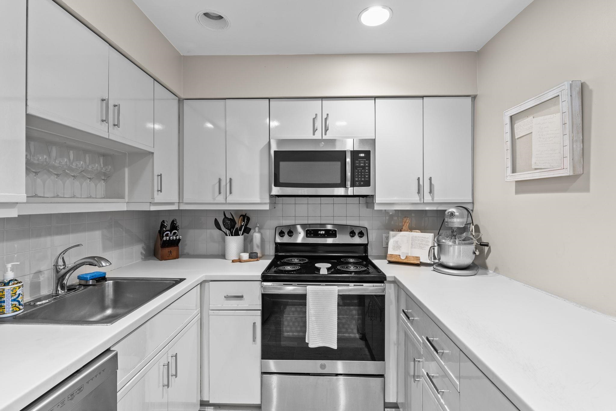 100 SHEARWATER CT EAST Unit: 31