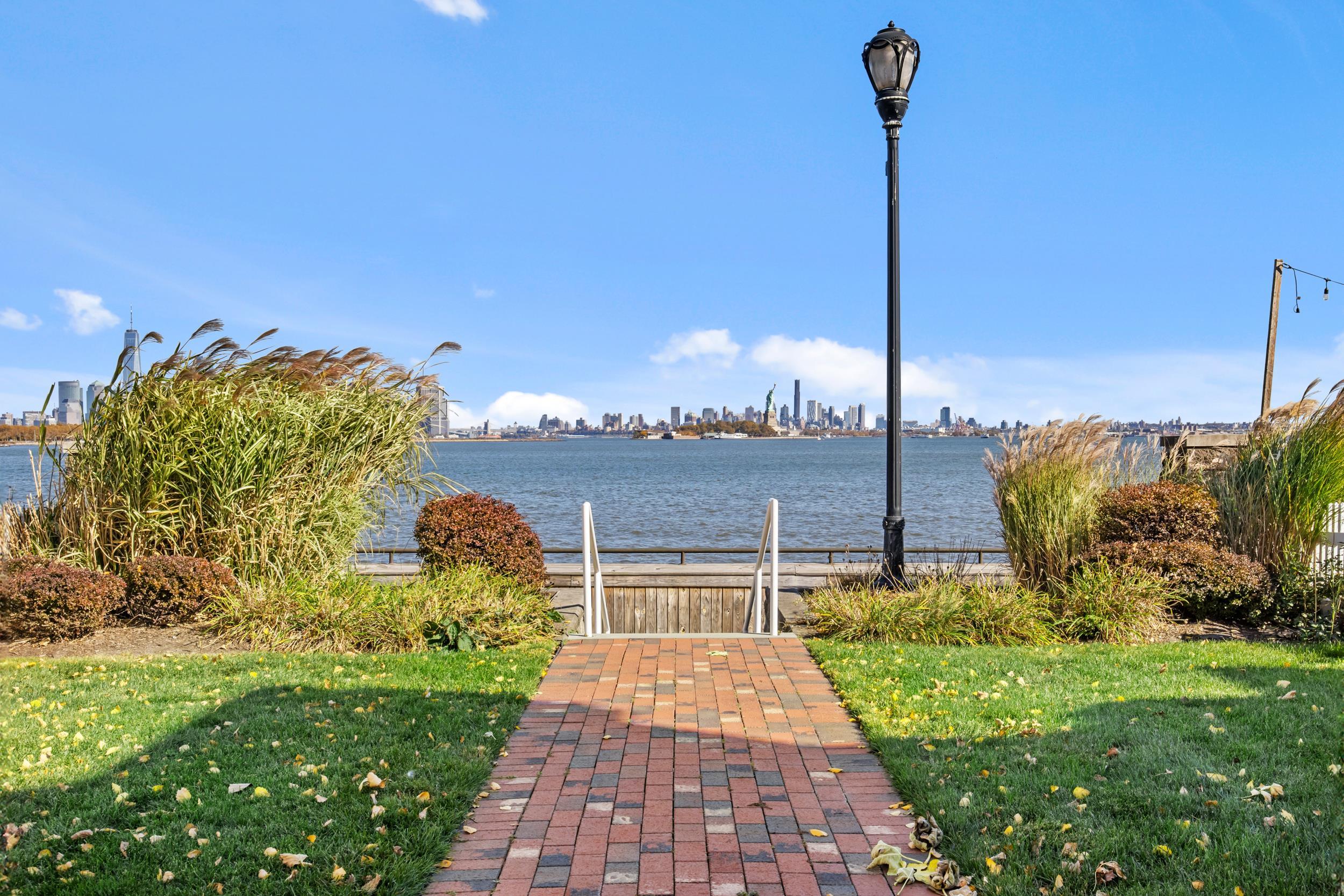 100 SHEARWATER CT EAST Unit: 26