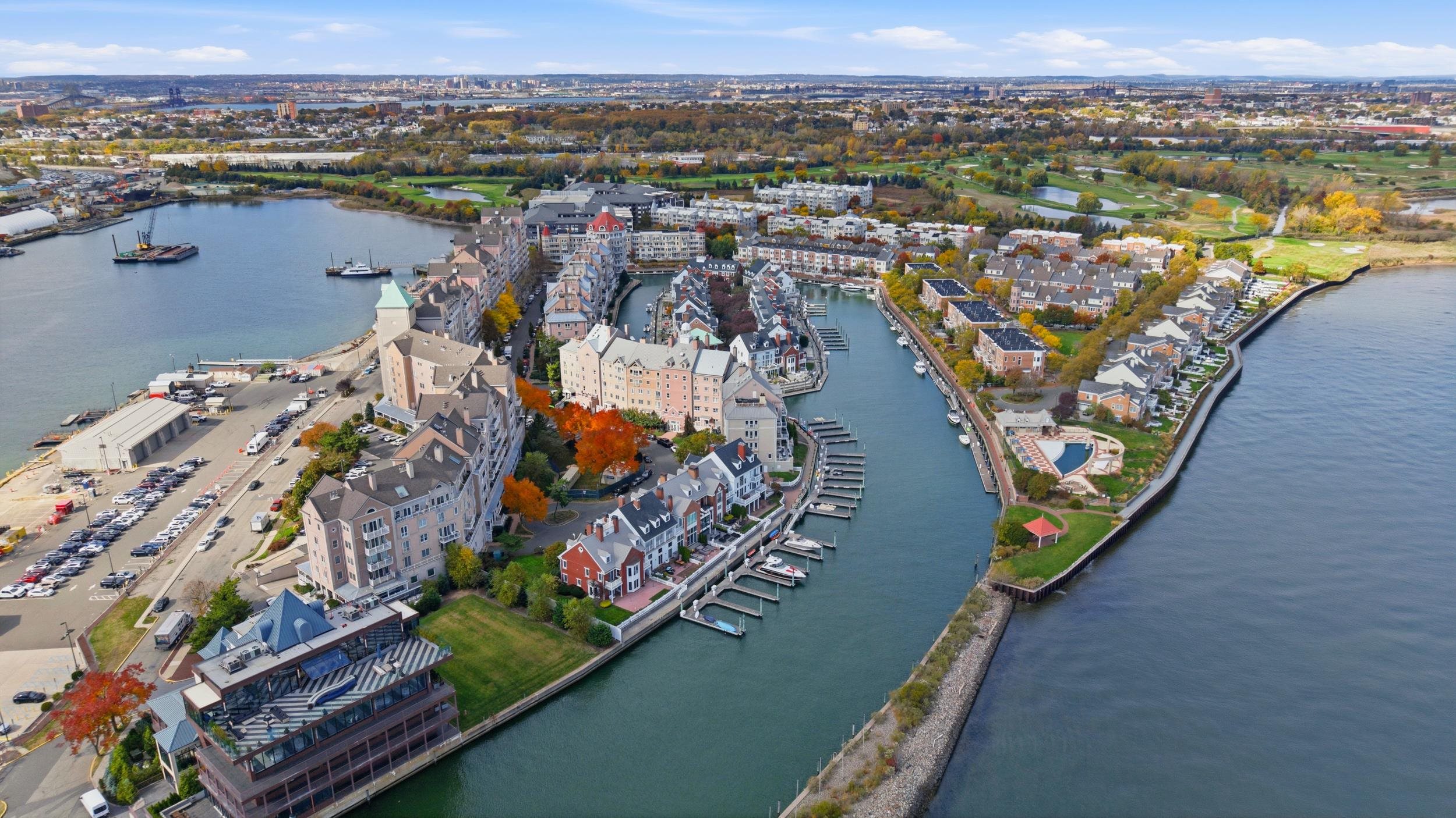 100 SHEARWATER CT EAST Unit: 26