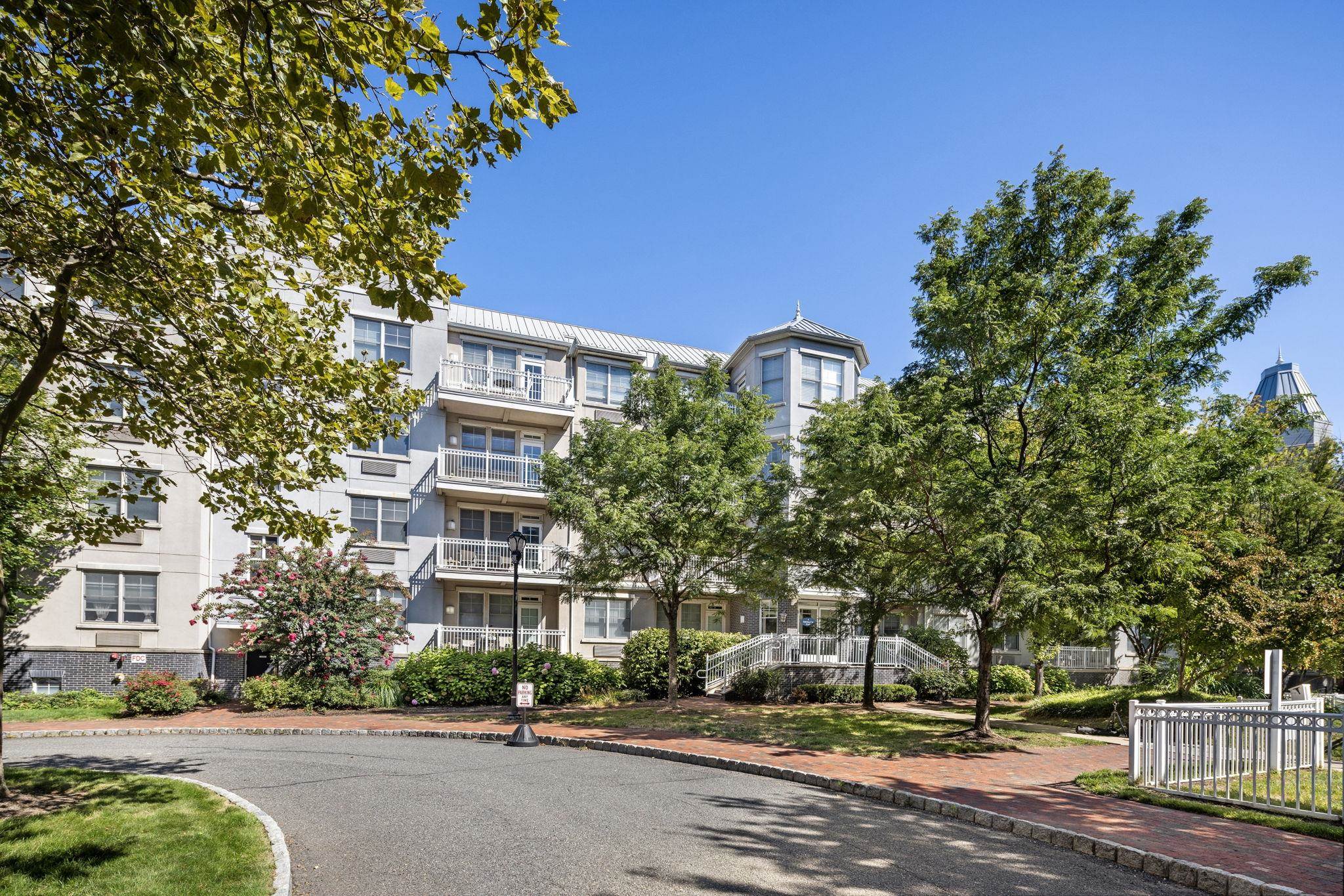 4 CONSTELLATION PL Unit: 101