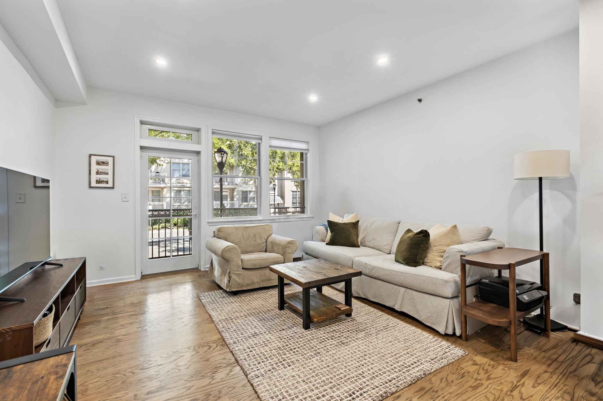 4 CONSTELLATION PL Unit: 101