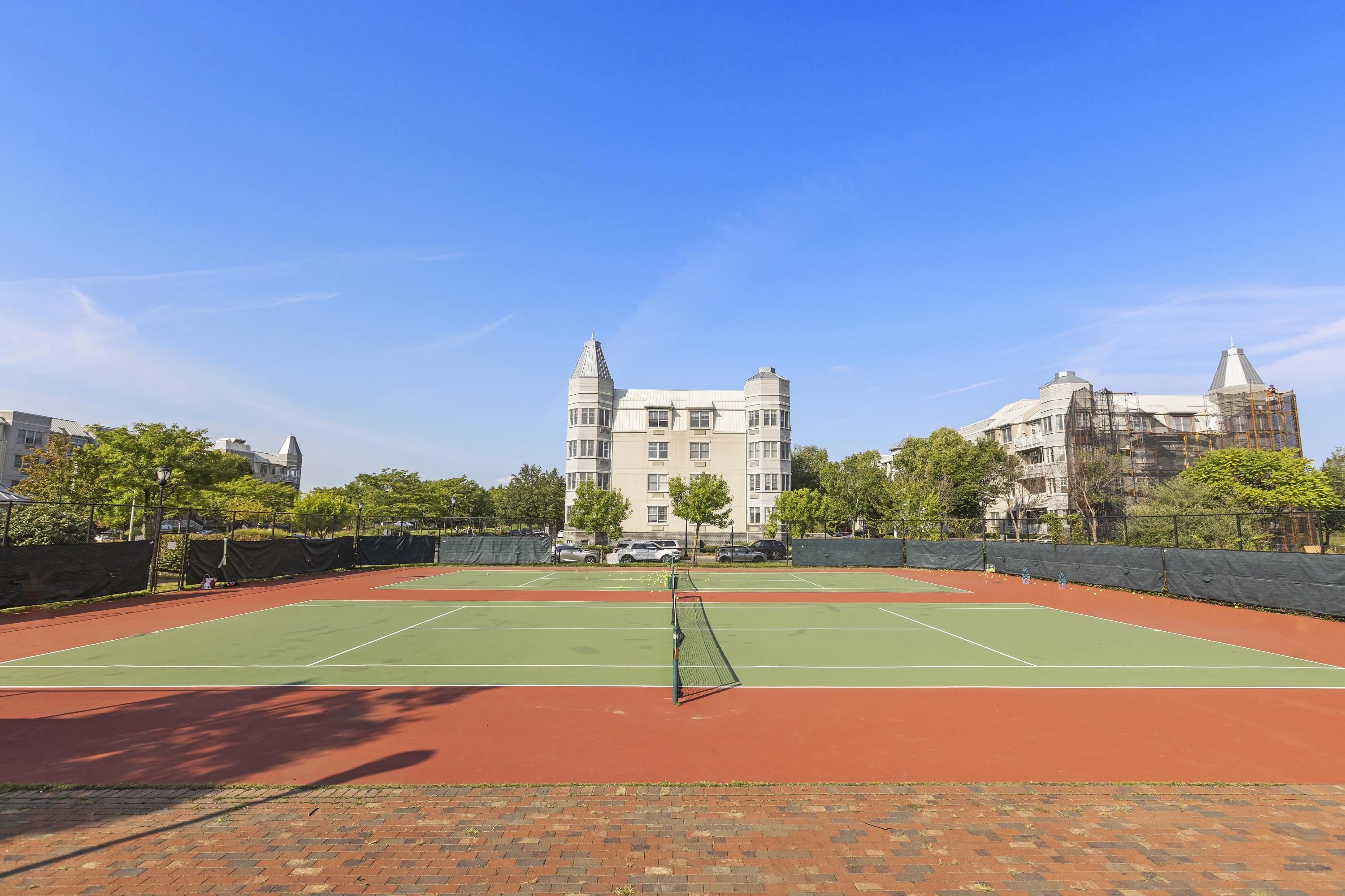 207 SHEARWATER CT WEST Unit: 31