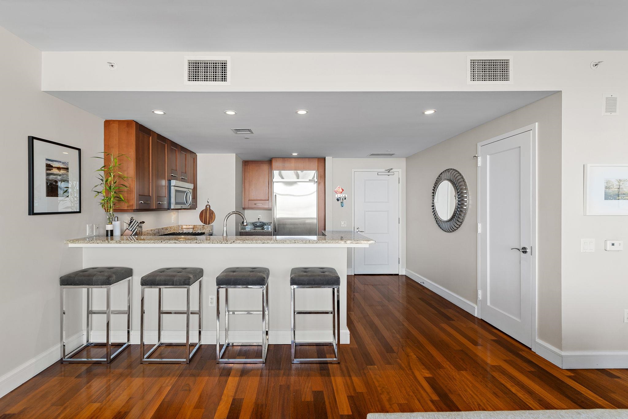 8100 RIVER RD Unit: 1115