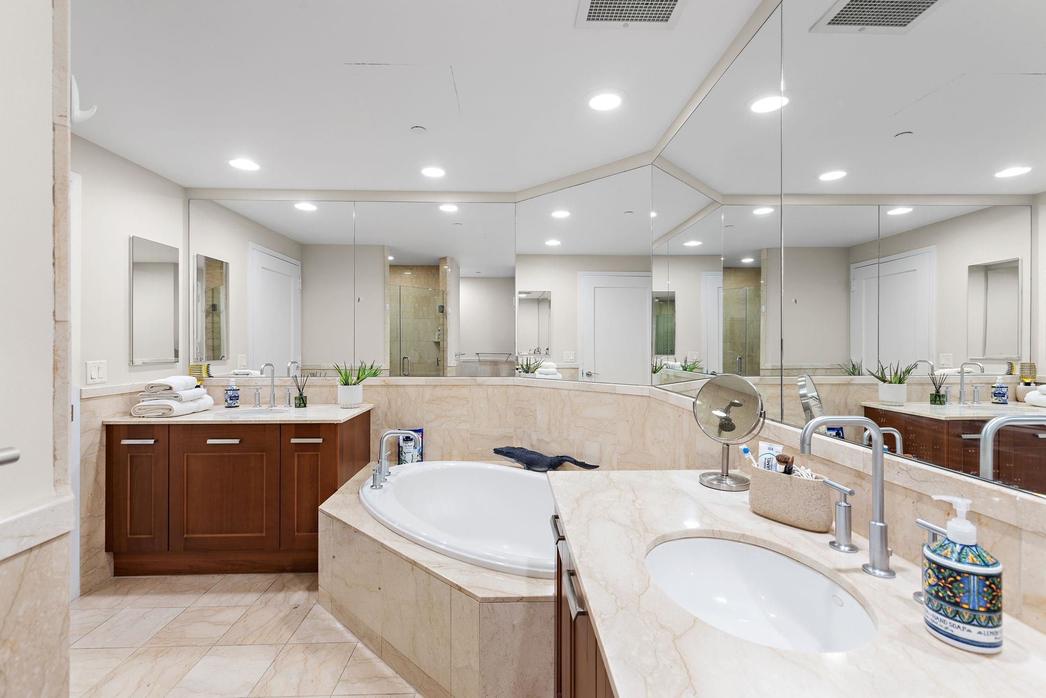 8100 RIVER RD Unit: 1115