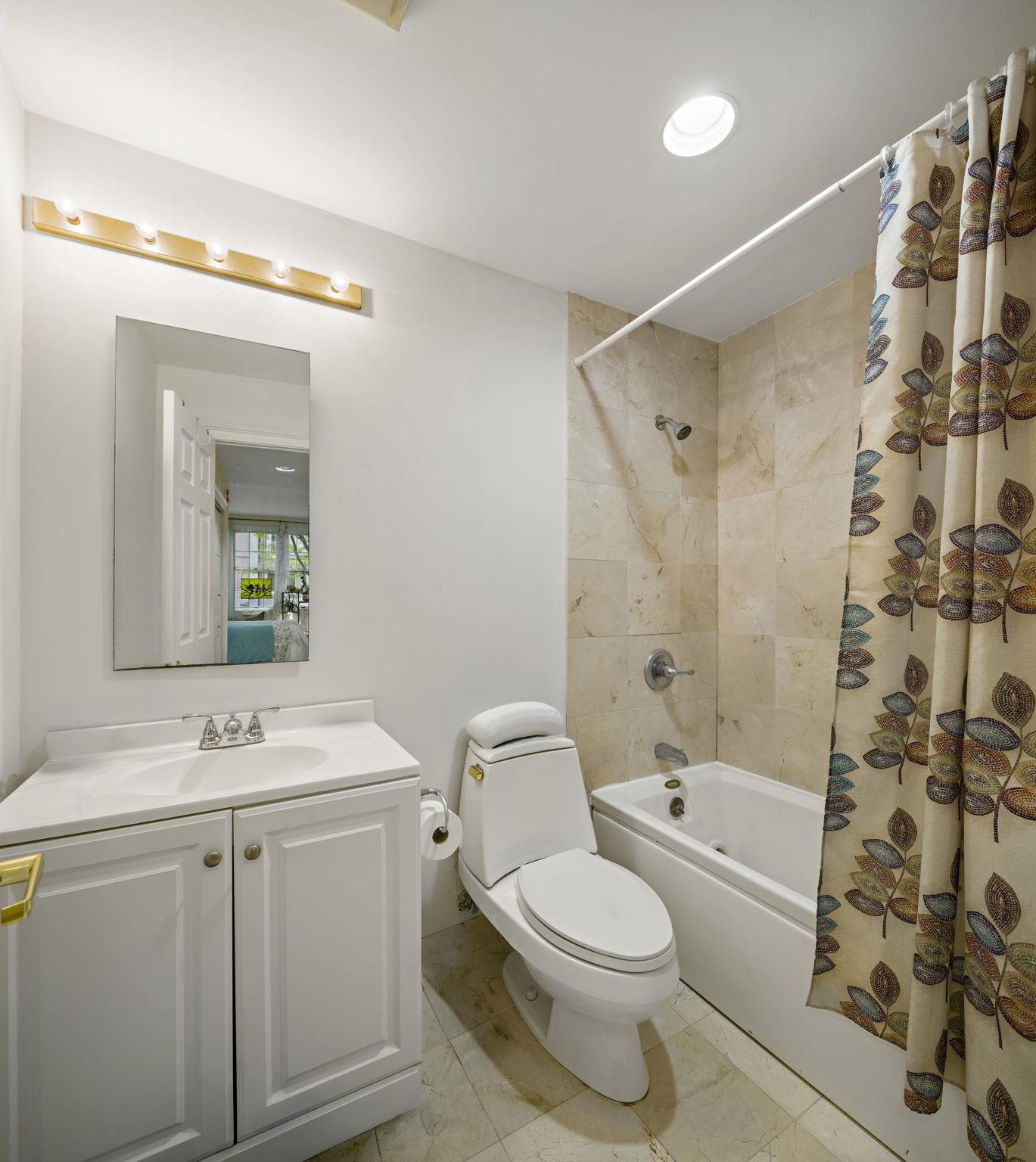 208 SHEARWATER CT WEST Unit: 32