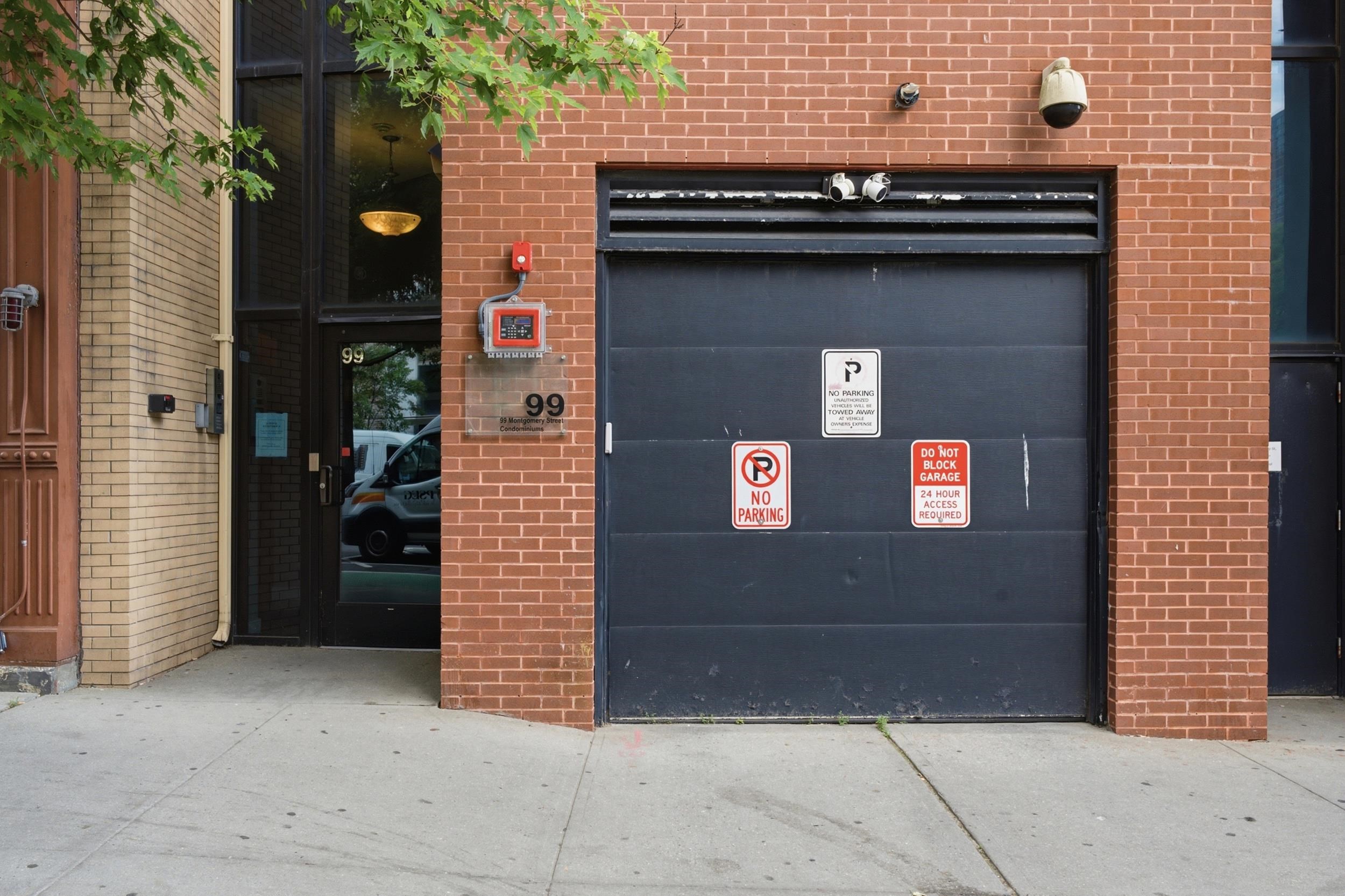 99 MONTGOMERY ST Unit: PH3