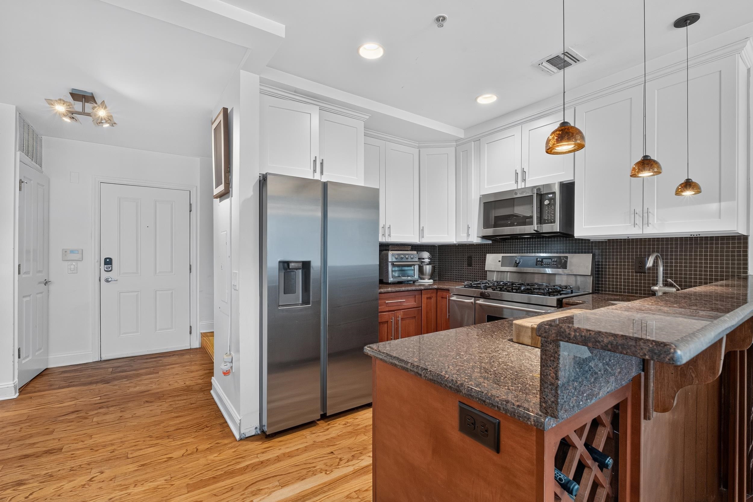 99 MONTGOMERY ST Unit: PH3
