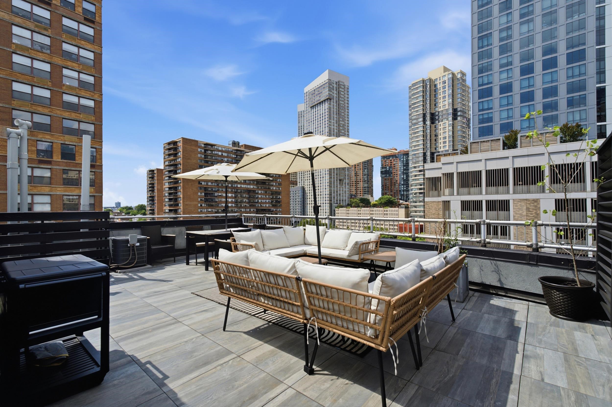 99 MONTGOMERY ST Unit: PH3