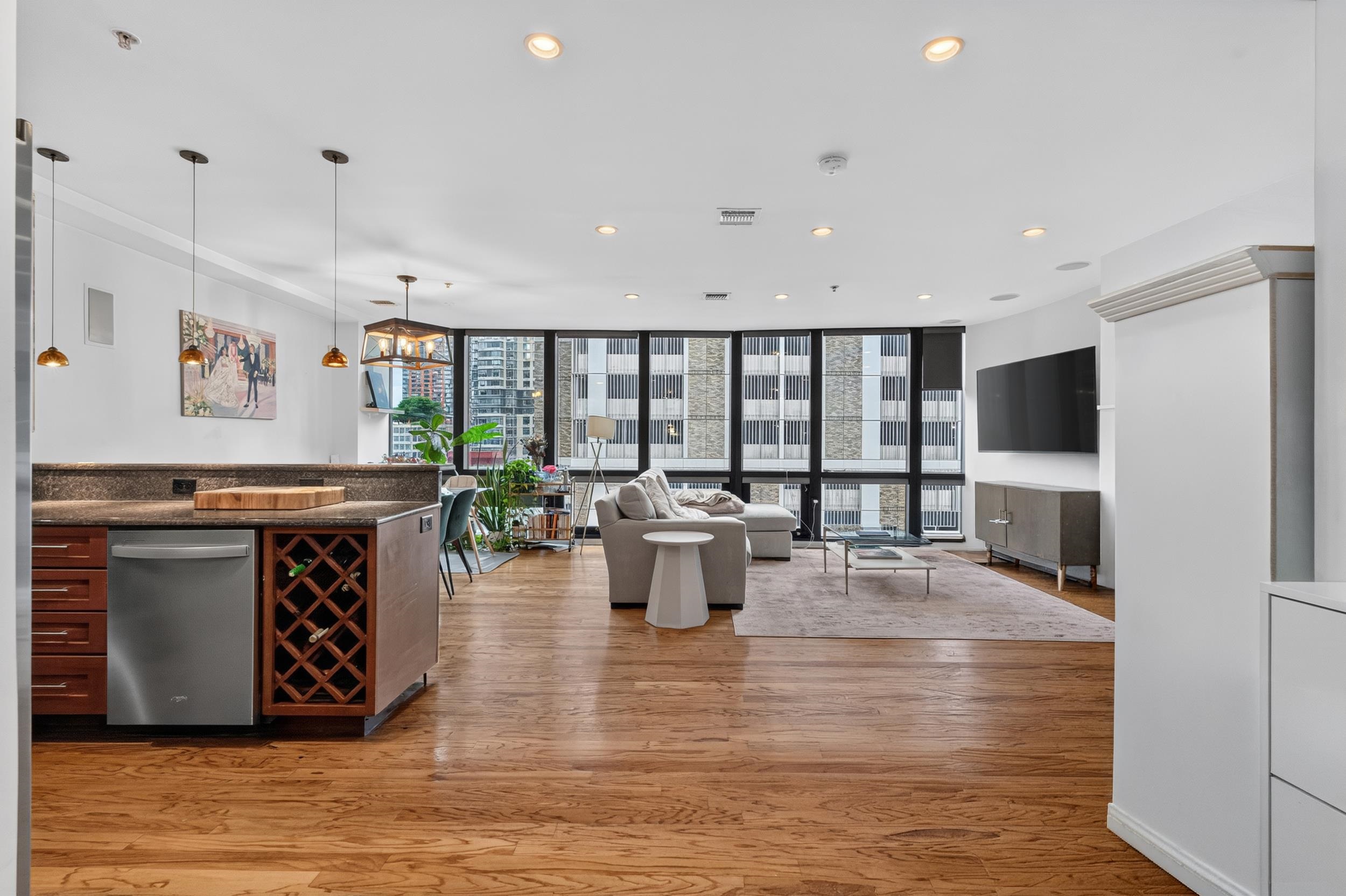 99 MONTGOMERY ST Unit: PH3