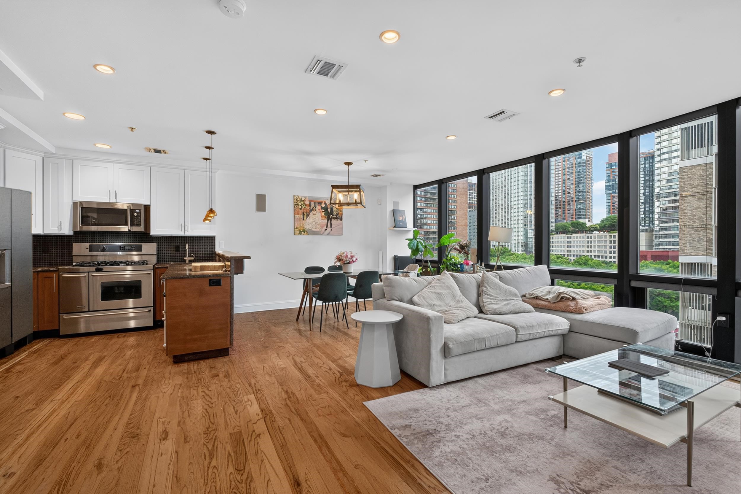 99 MONTGOMERY ST Unit: PH3