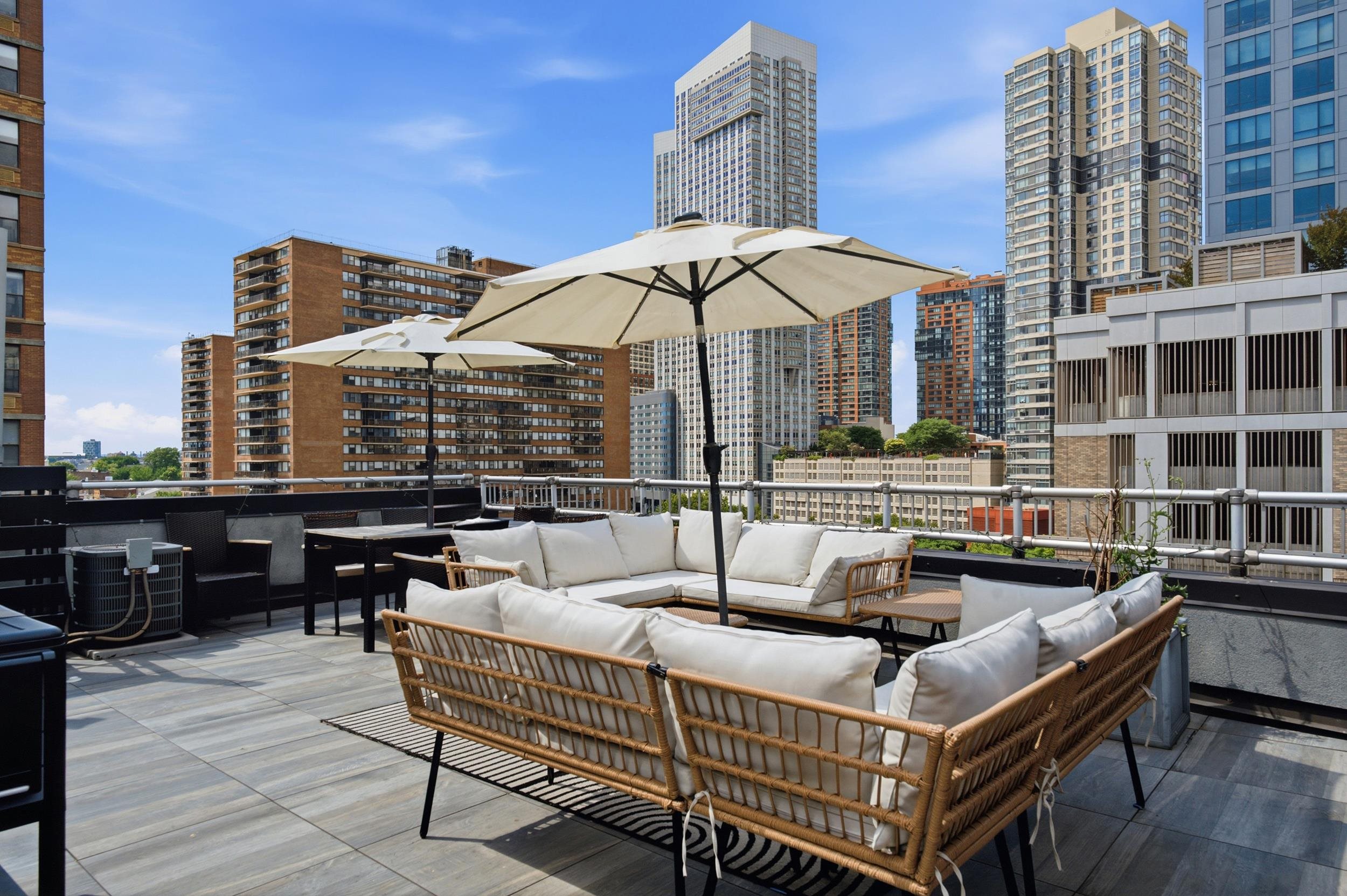 99 MONTGOMERY ST Unit: PH3