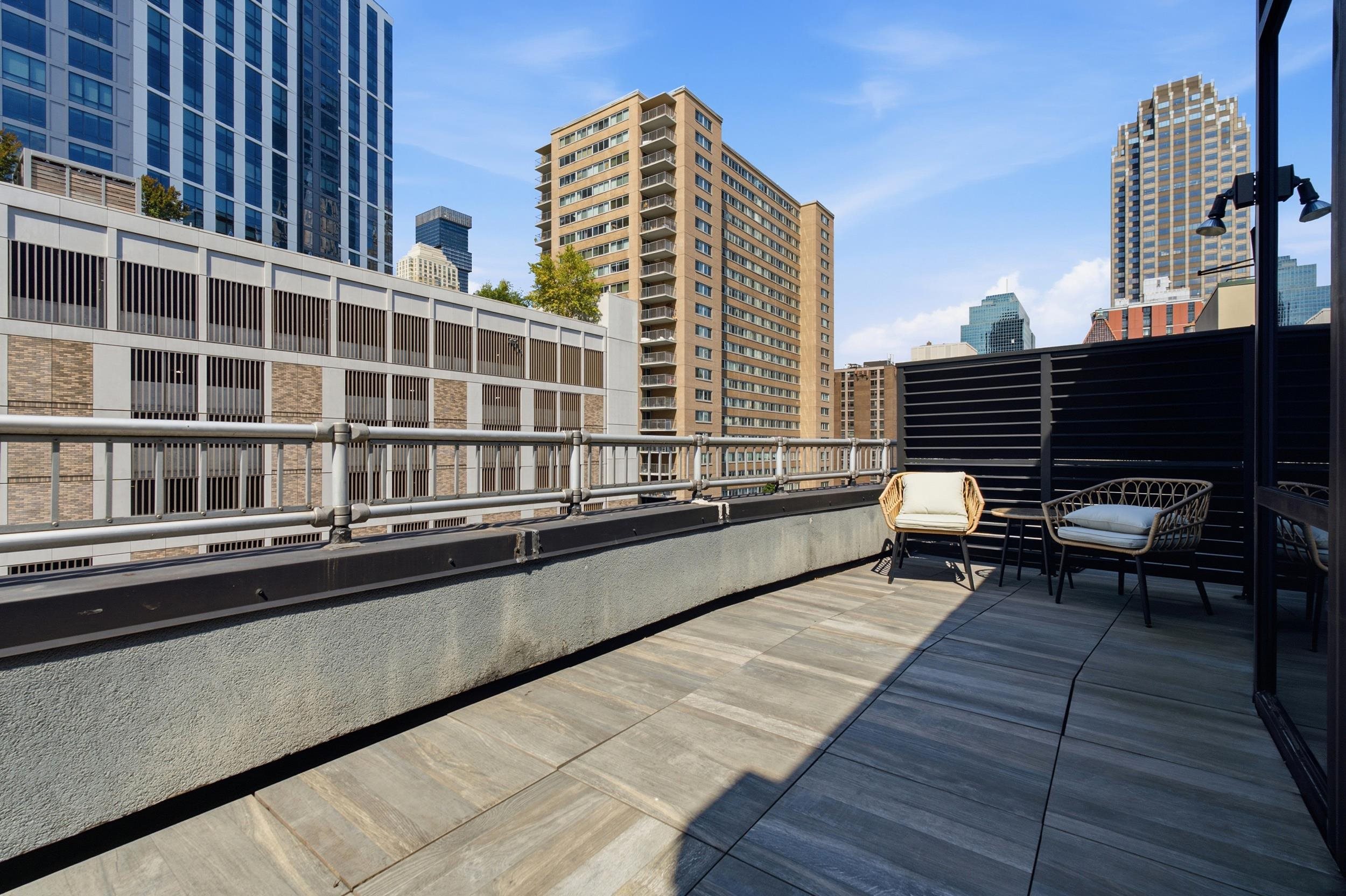 99 MONTGOMERY ST Unit: PH3