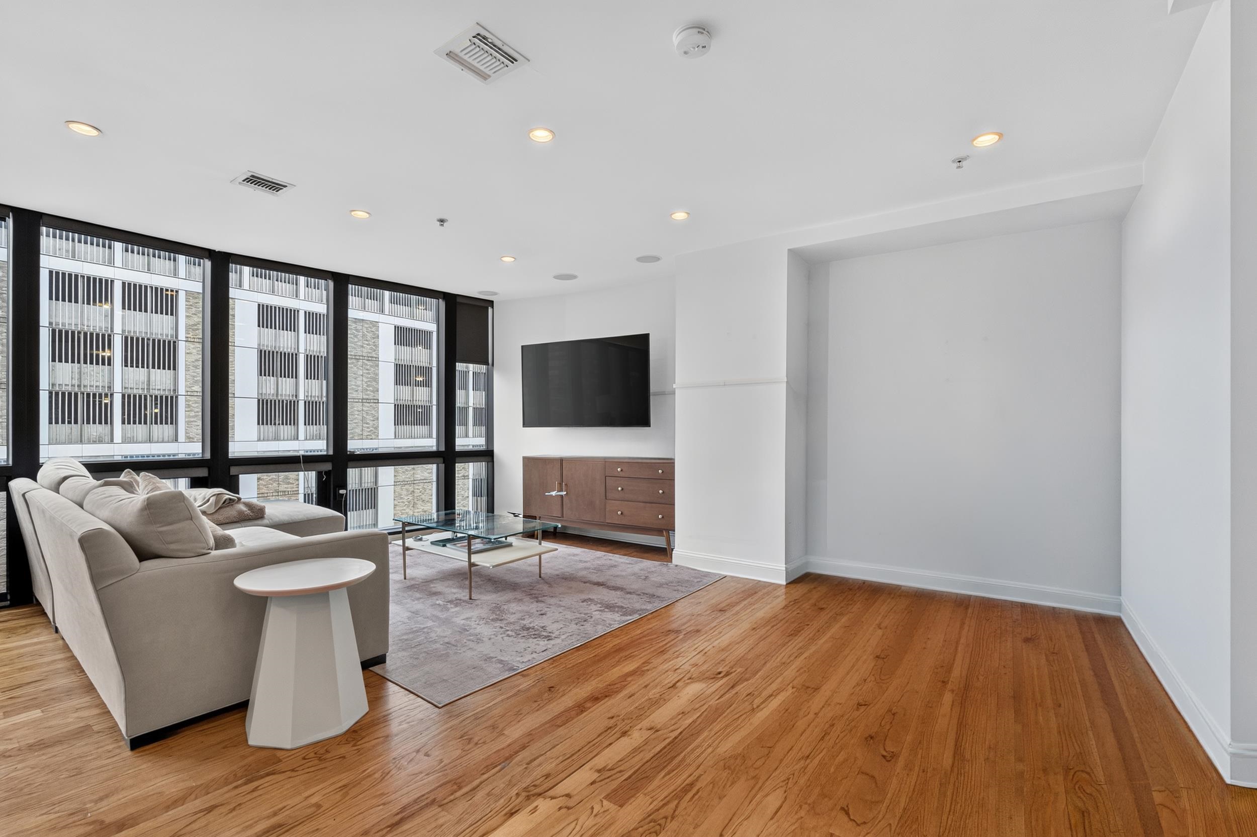 99 MONTGOMERY ST Unit: PH3