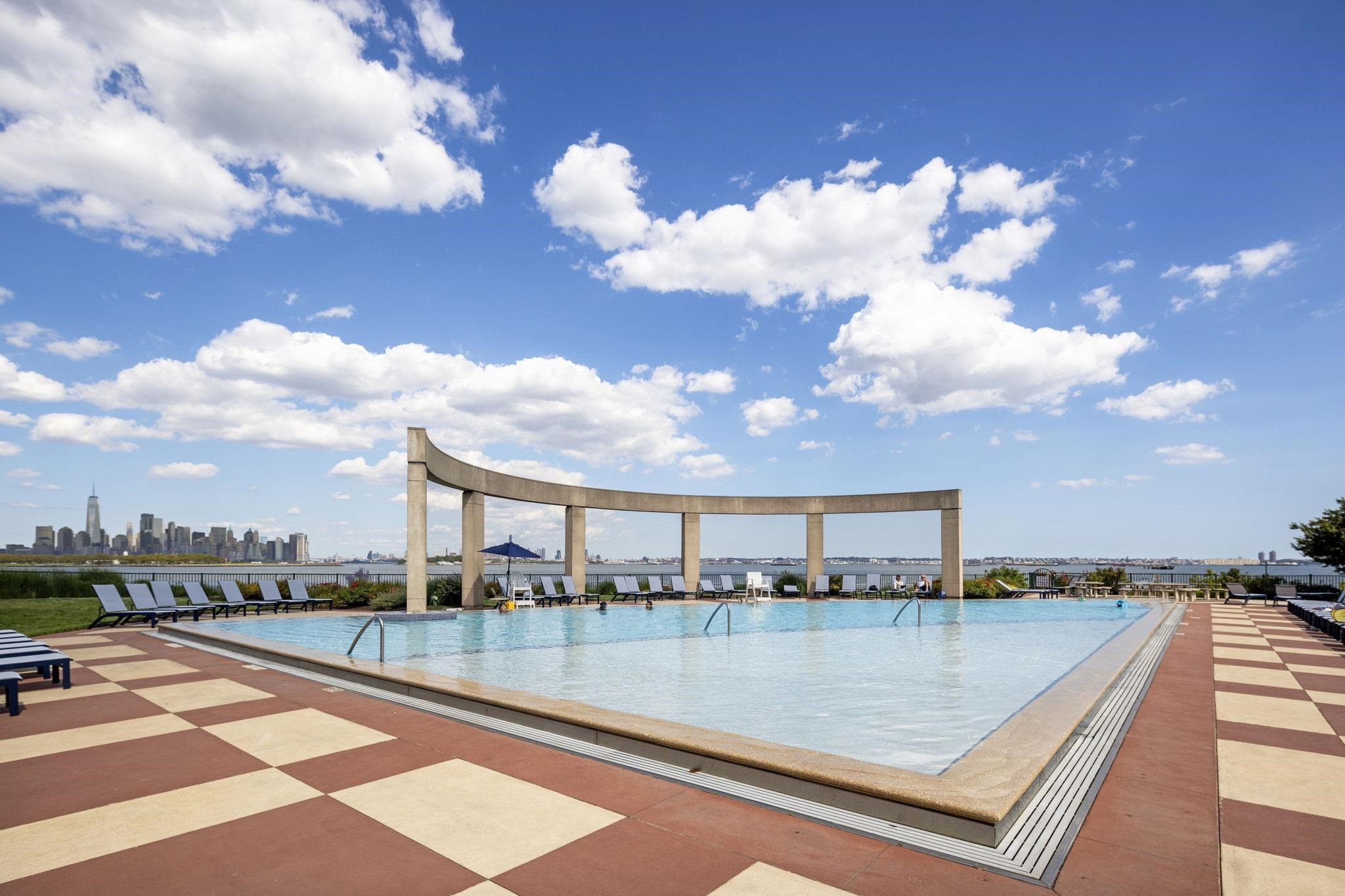 207 SHEARWATER CT WEST Unit: 31