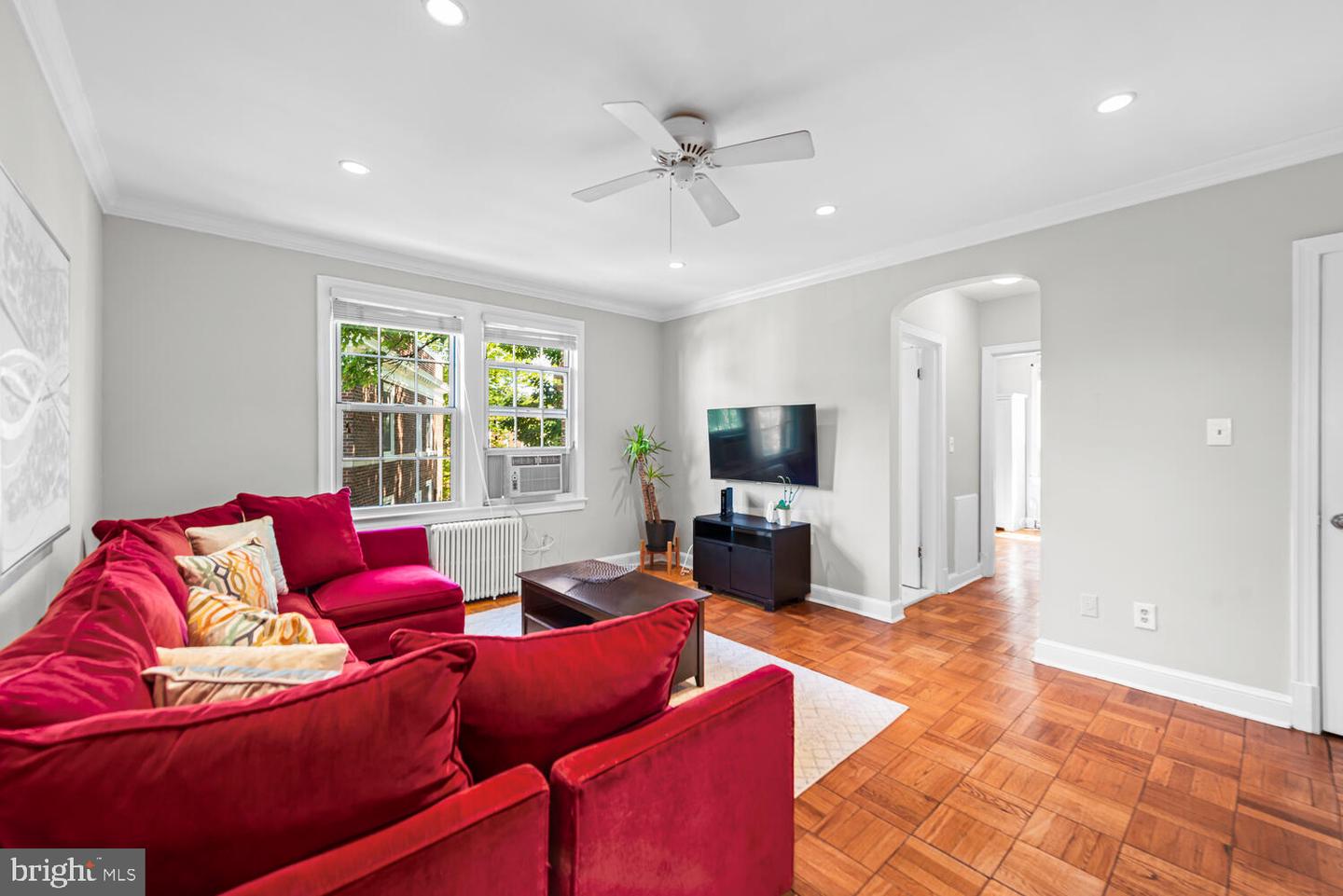 2800 DEVONSHIRE PLACE NW Unit: 202