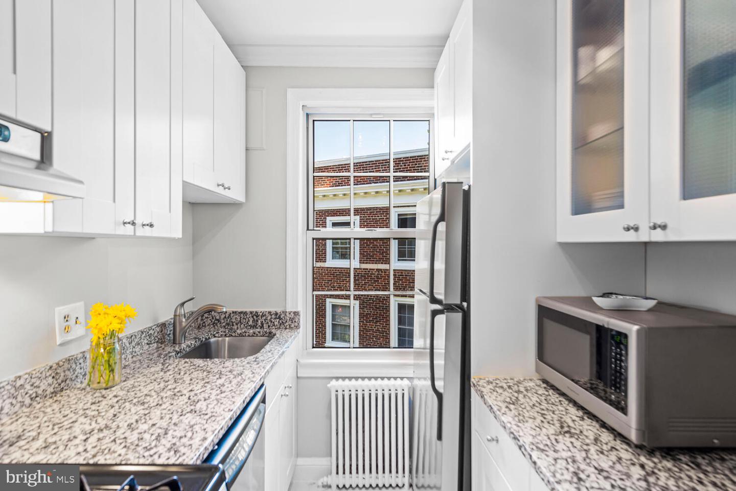 2800 DEVONSHIRE PLACE NW Unit: 202