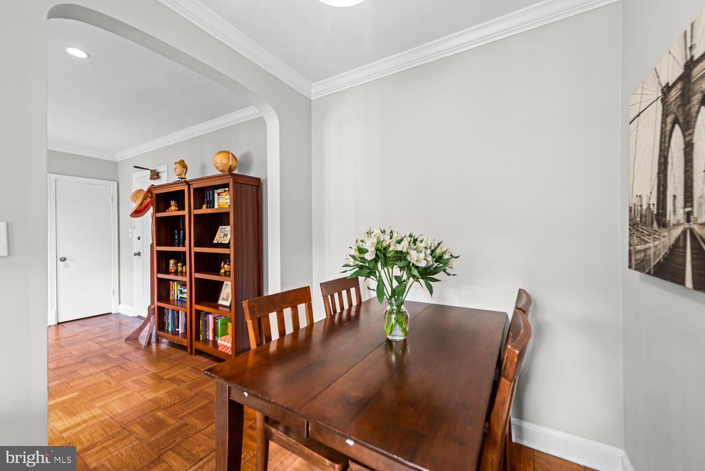 2800 DEVONSHIRE PLACE NW Unit: 202