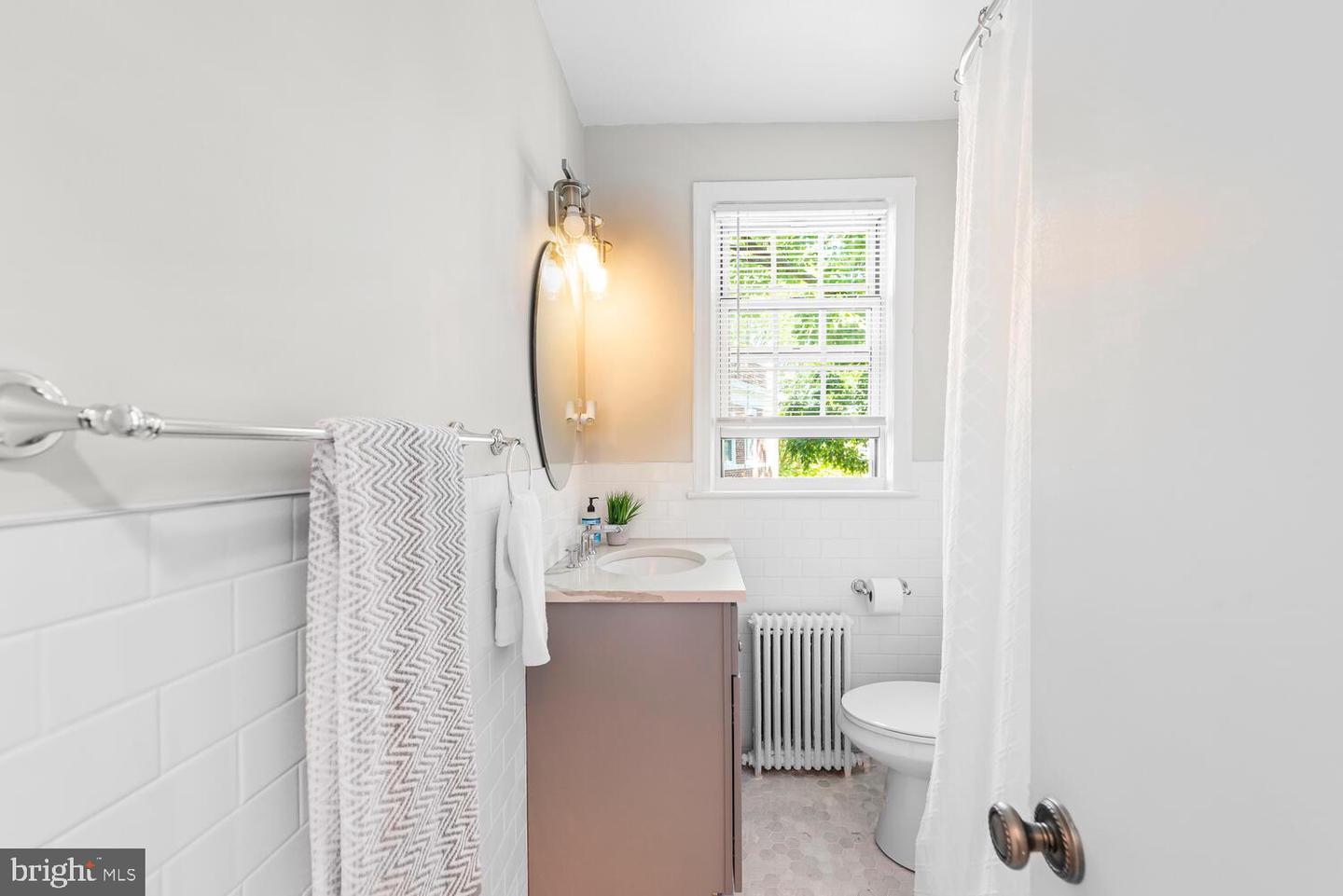 2800 DEVONSHIRE PLACE NW Unit: 202