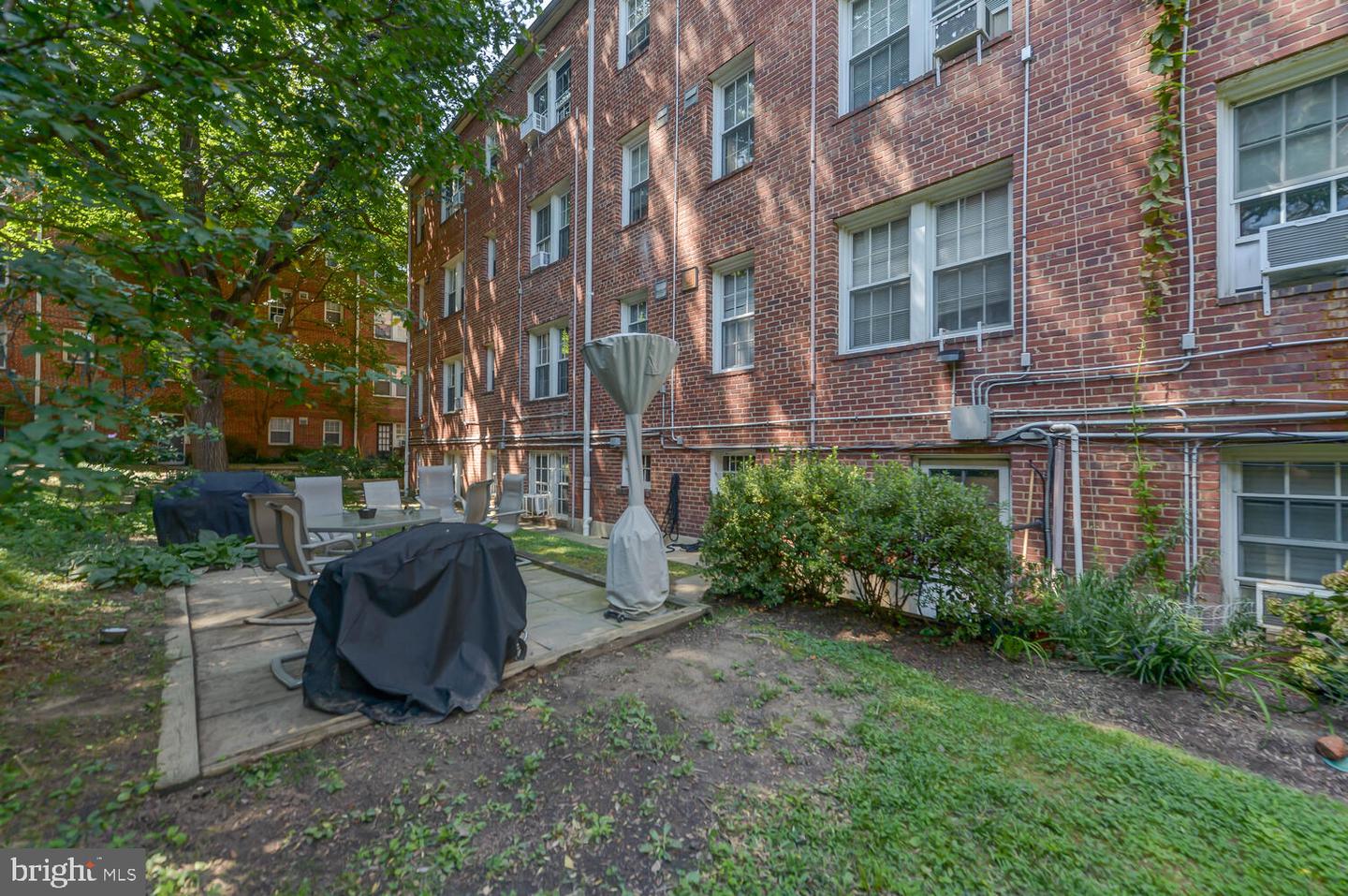 2800 DEVONSHIRE PLACE NW Unit: 202