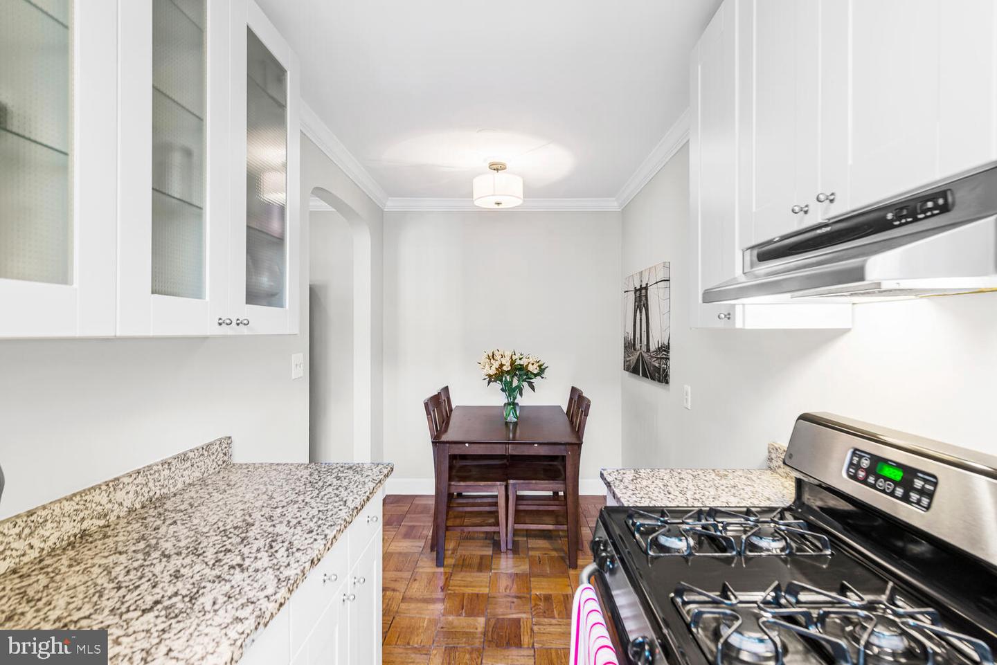2800 DEVONSHIRE PLACE NW Unit: 202