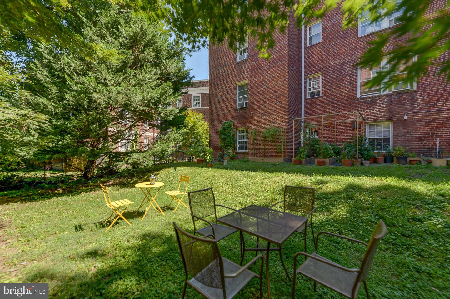 2800 DEVONSHIRE PLACE NW Unit: 202