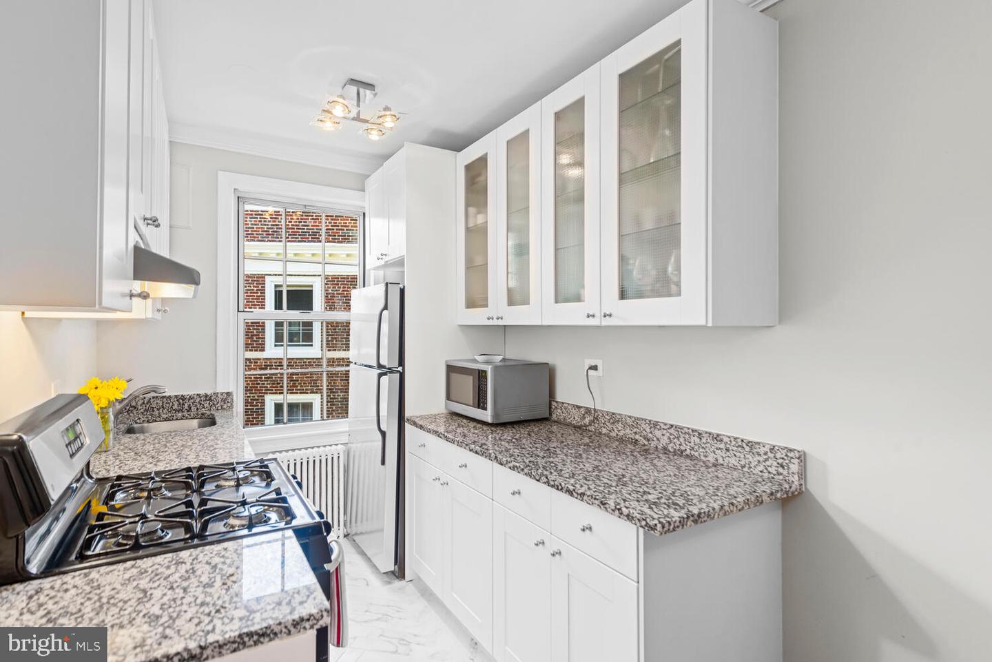 2800 DEVONSHIRE PLACE NW Unit: 202