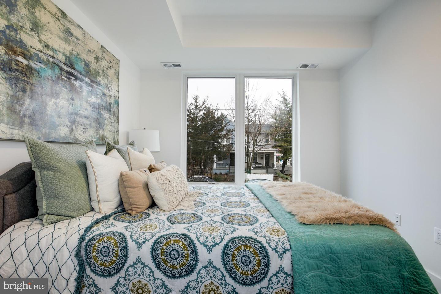 1001 BRYANT STREET NE Unit: 6