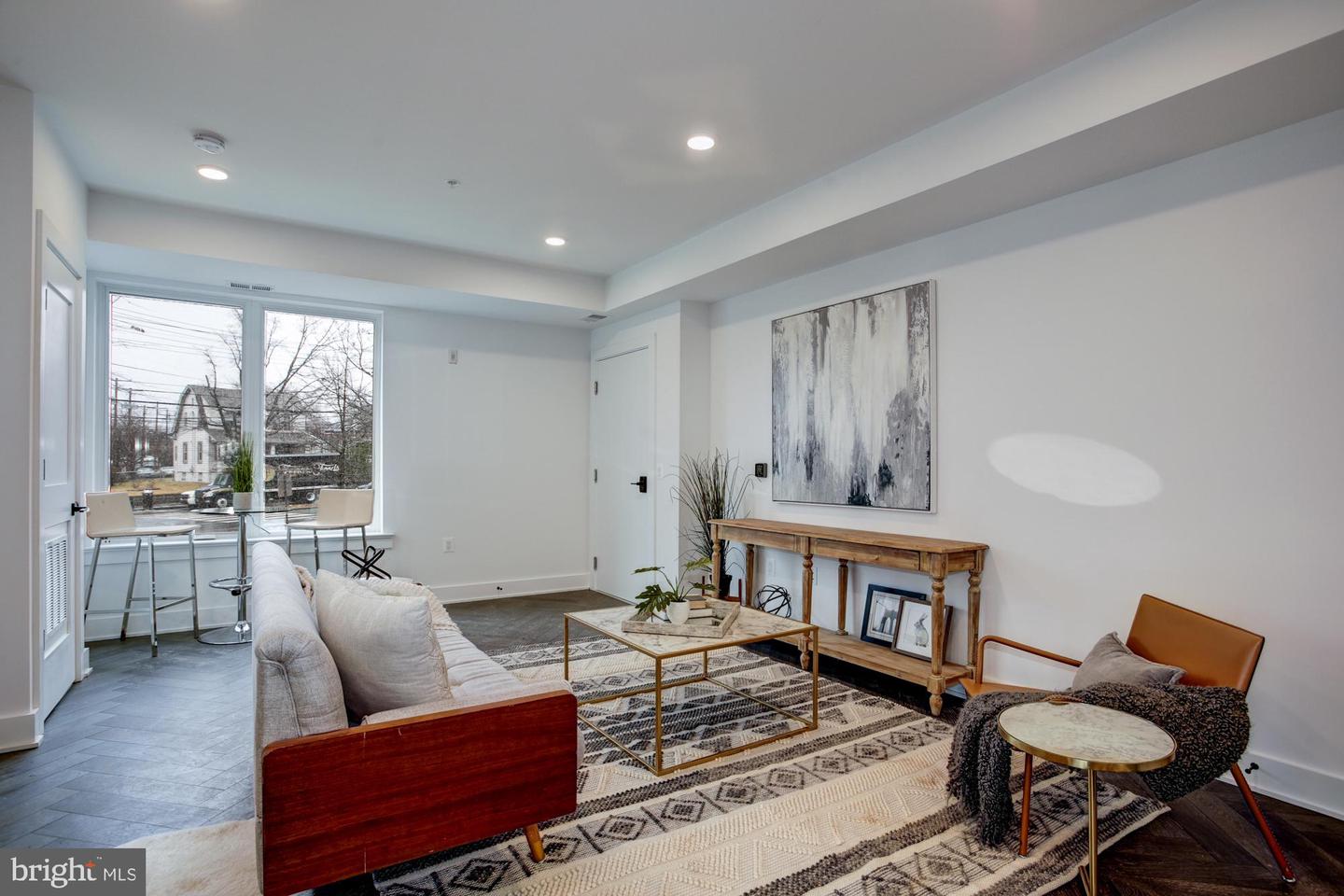 1001 BRYANT STREET NE Unit: 6