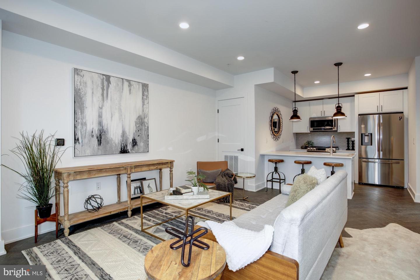 1001 BRYANT STREET NE Unit: 6